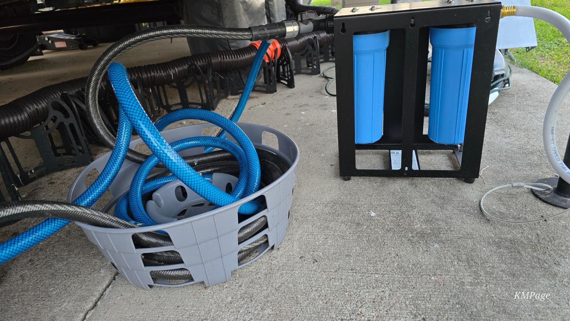 Camco EVO X2 Dual Stage Camper & RV Water Filter Kit - 2 Stage Filtration w/KDF & GAC - Filters Out Bad Taste, Odors, Lead, Bacteria & More - Provides Approx. 15,000 Gallons of Filtered Water (40639) - Customer Photo 2