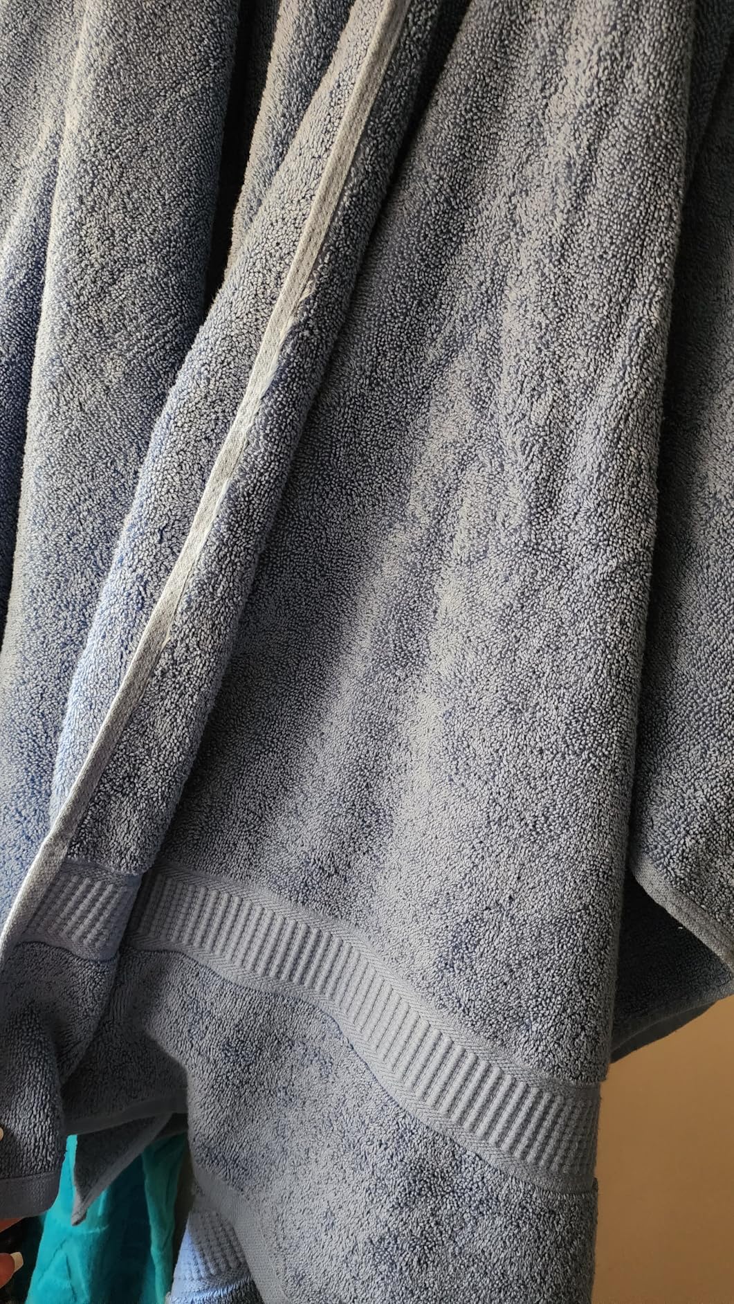 Utopia Towels Luxurious Jumbo Bath Sheet 2 Piece, 600 GSM, 35 by 70 Inches, 100% Ring Spun Cotton, Highly Absorbent and Quick Dry Extra Large Bath Towel, Super Soft Towel, White Customer Review Utopia Towels Luxurious Jumbo Bath Sheet 2 Piece, 600 GSM, 35 by 70 Inches, 100% Ring Spun Cotton, Highly Absorbent and Quick Dry Extra Large Bath Towel, Super Soft Towel, White - Customer Photo 2