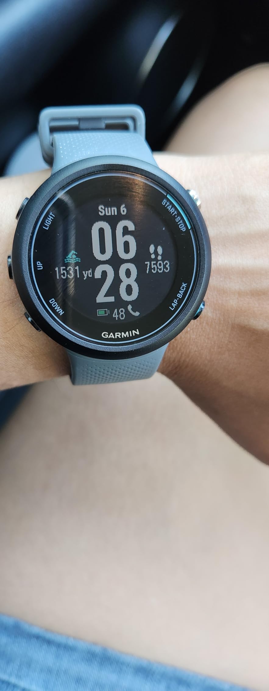 Garmin Swim 2, GPS Swimming Smartwatch for Pool and Open Water, Underwater Heart Rate, Records Distance, Pace, Stroke Count and Type, White - Customer Photo 1