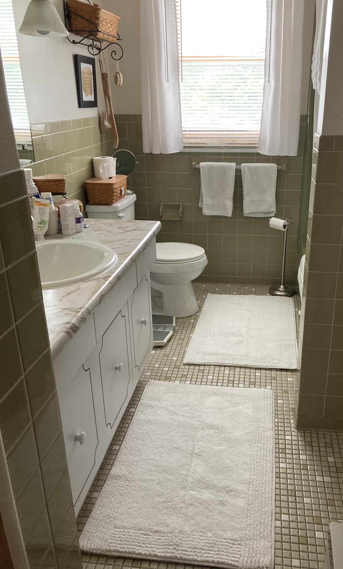 Madison Park Splendor Reversible 100% Cotton Tufted Bathroom Rug-3000 GSM Hotel Quality Luxurious Plush Medium Pile Bath Mat Absorbent, Quick Dry, Shower Room Décor, 21x34, White Customer Review Madison Park Splendor Reversible 100% Cotton Tufted Bathroom Rug-3000 GSM Hotel Quality Luxurious Plush Medium Pile Bath Mat Absorbent, Quick Dry, Shower Room Décor, 21x34, White - Customer Photo 2