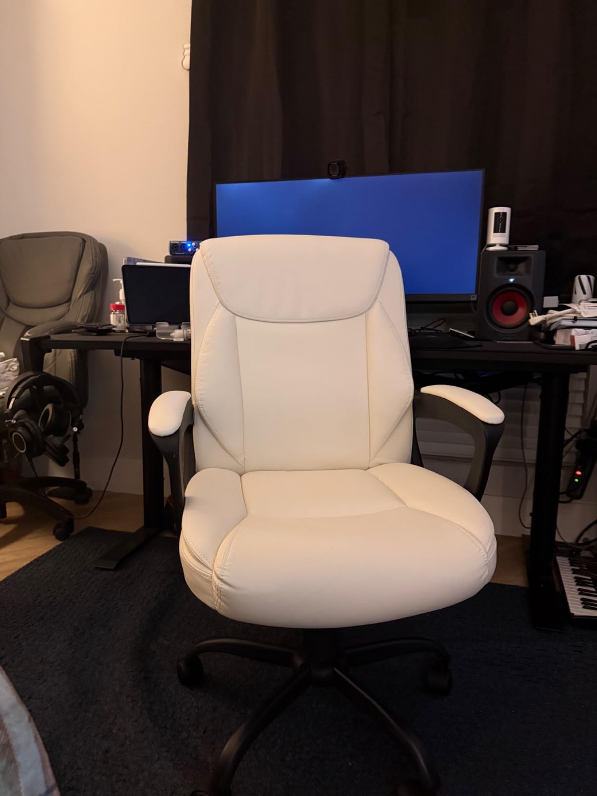 Amazon Basics Classic Puresoft PU Padded Mid-Back Height Adjustable Office Computer Desk Chair with Armrest, 26