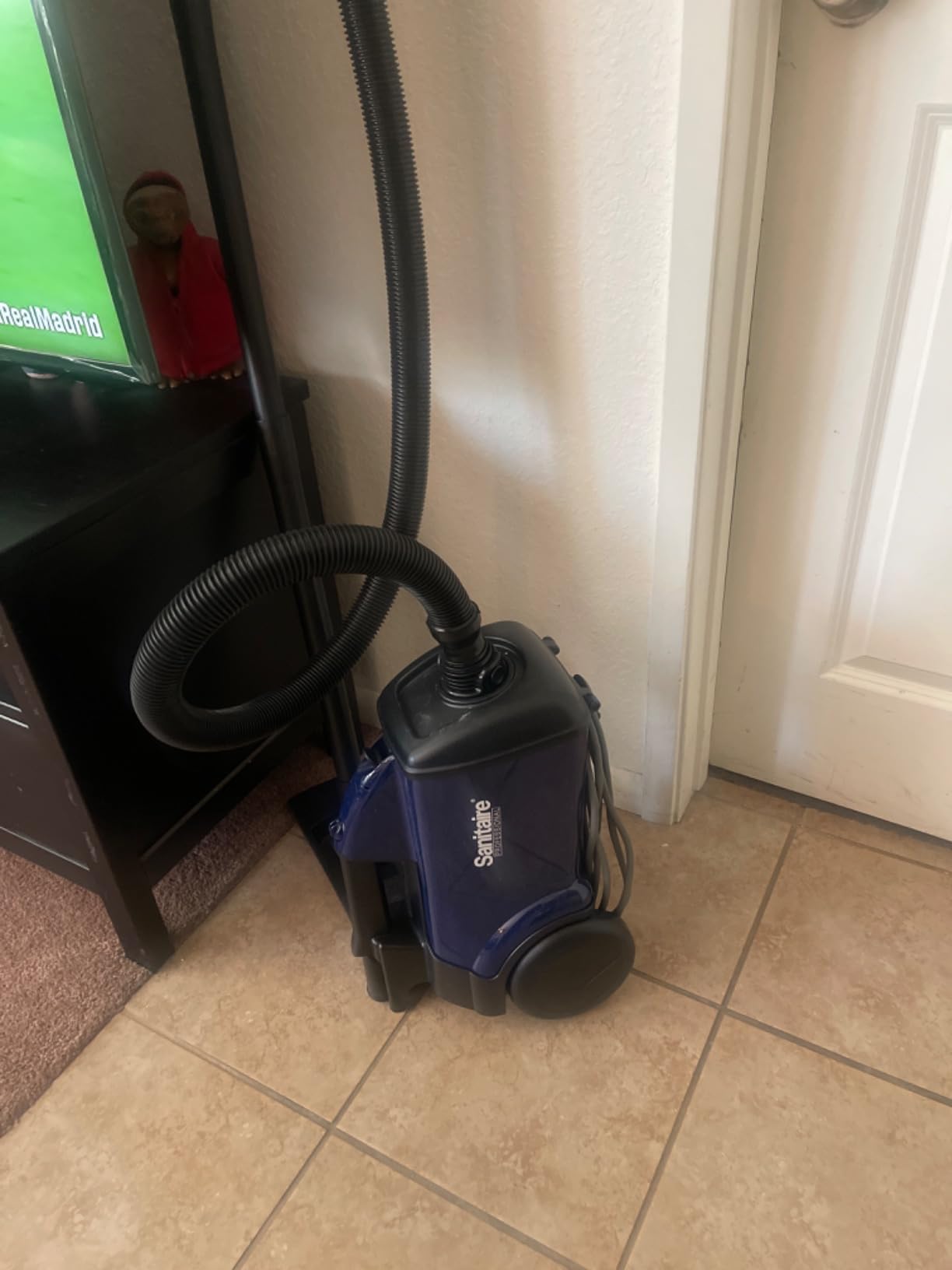Sanitaire Professional Compact Canister Vacuum Cleaner, SL3681A Blue,black - Customer Photo 1