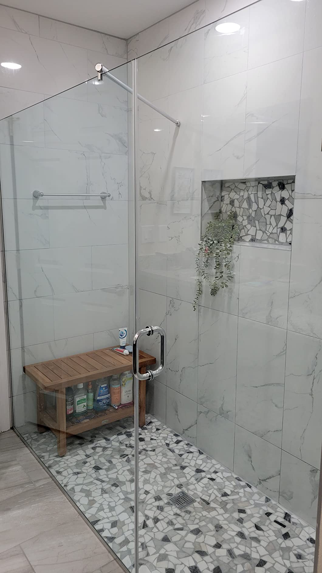 CHOMP! Shower Door Water Repellent: Healthier Home ShowerDoorMagic 6 in 1 Hard Water Stain Preventer for Glass, Fiberglass, Tile & More- Spot, Soap Scum, Calcium & Limescale Prevention 32 oz. - Customer Photo 1