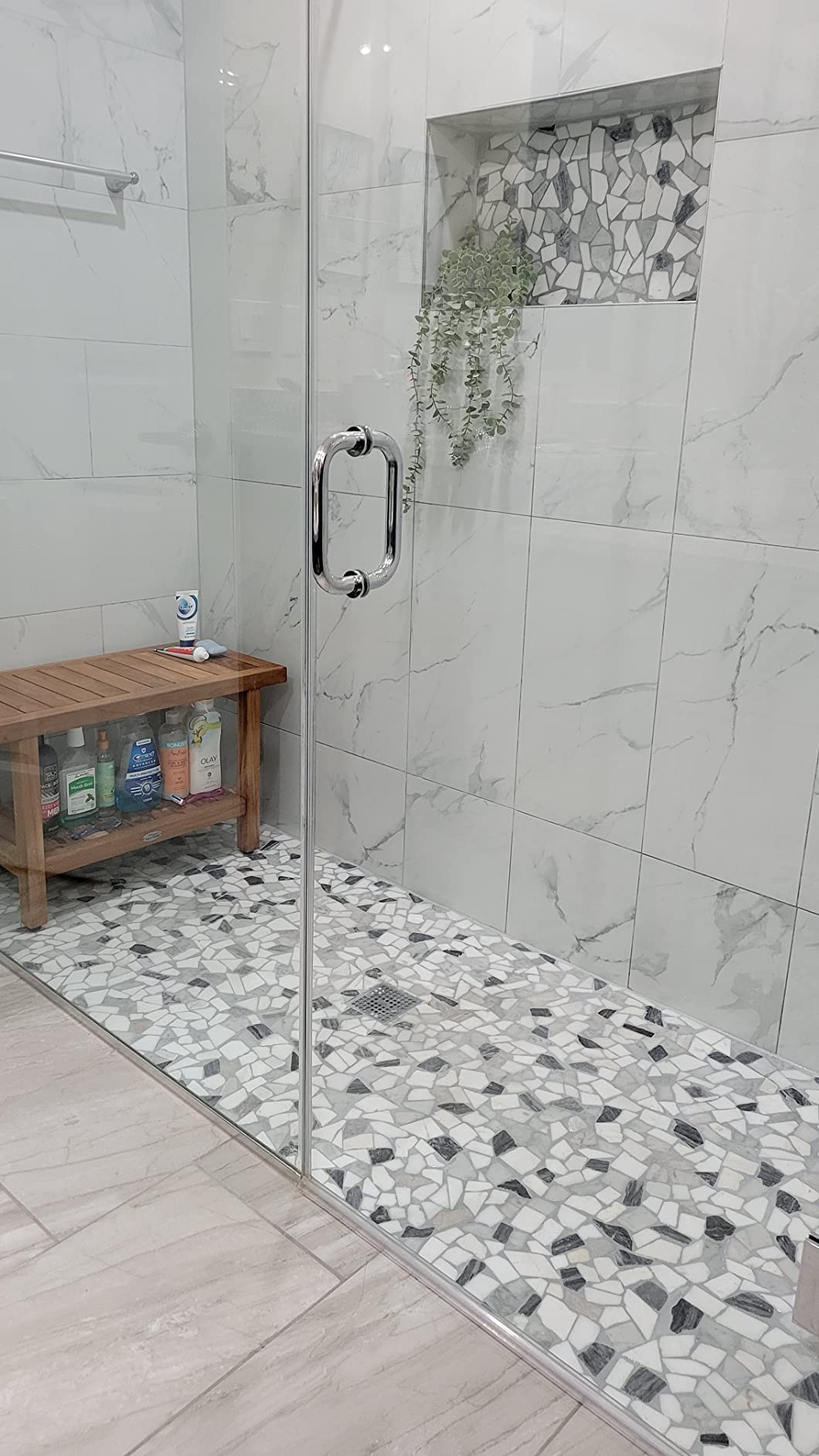 CHOMP! Shower Door Water Repellent: Healthier Home ShowerDoorMagic 6 in 1 Hard Water Stain Preventer for Glass, Fiberglass, Tile & More- Spot, Soap Scum, Calcium & Limescale Prevention 32 oz. - Customer Photo 2