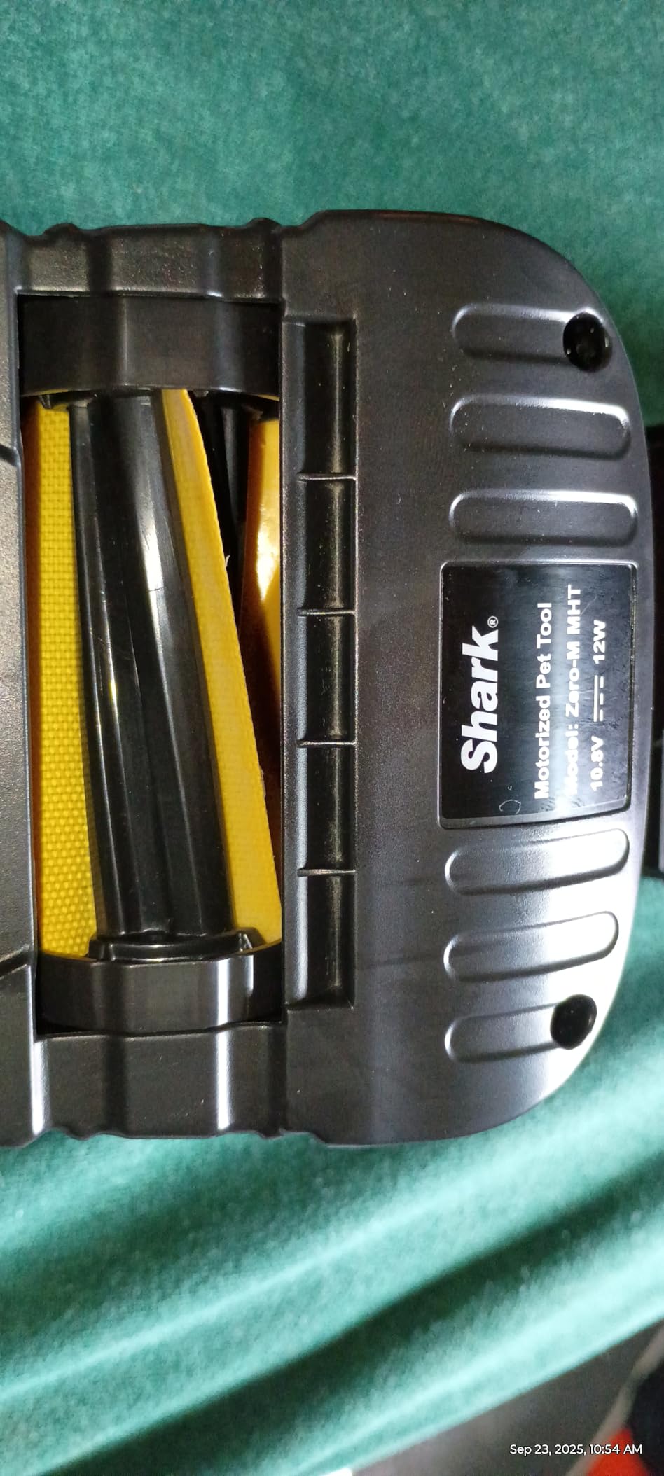 Shark UltraCyclone Pet Pro Plus Cordless Hand Vacuum, Powerful Suction, Handheld Vacuum for Car & Home, Pet Power Brush, Crevice Tool, Scrubbing Brush, XL Dust Cup, Black, CH951 - Customer Photo 2