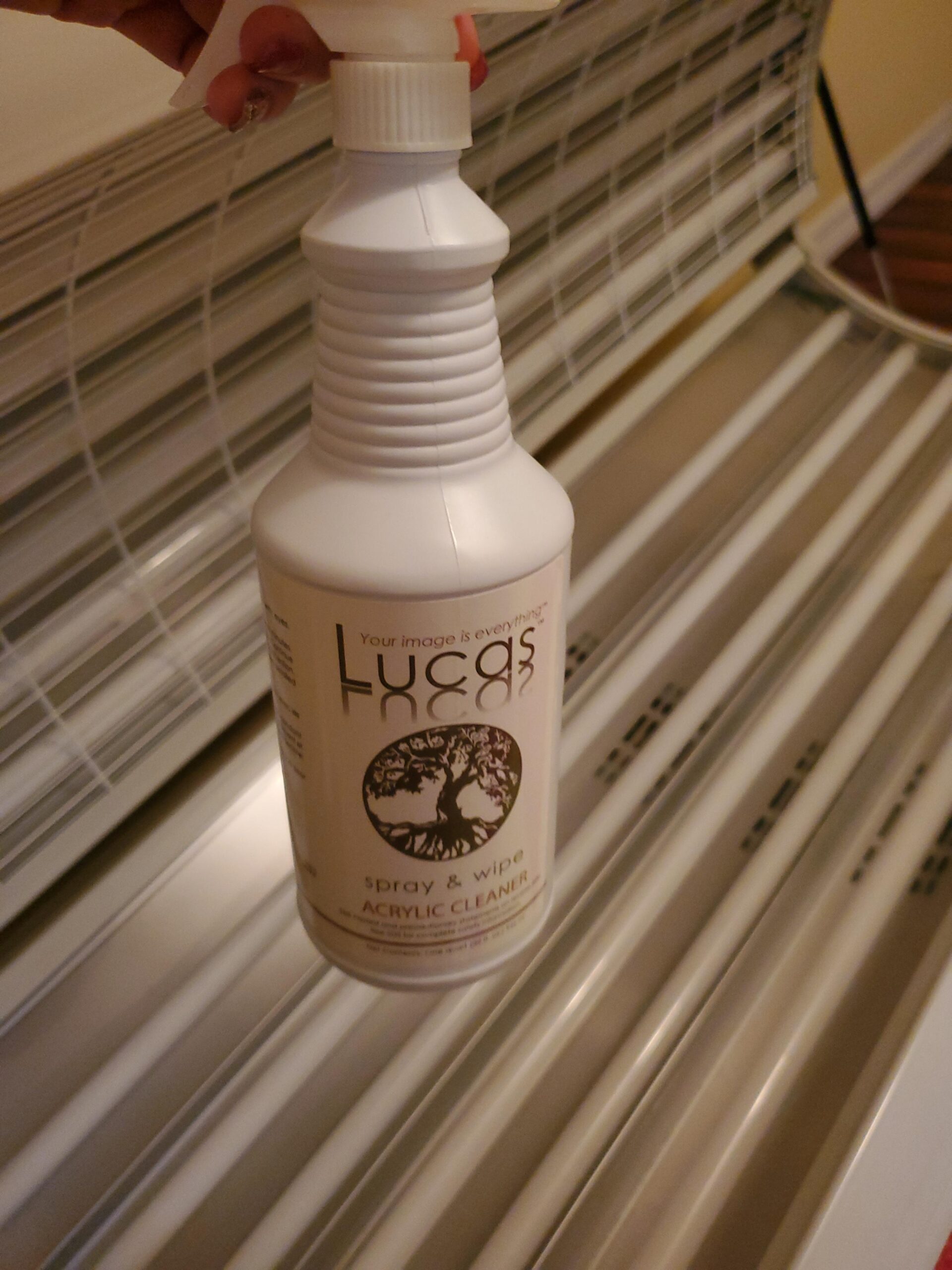 LUCASOL Acrylic and Plastic Cleaner, 32 Ounce - Customer Photo 1