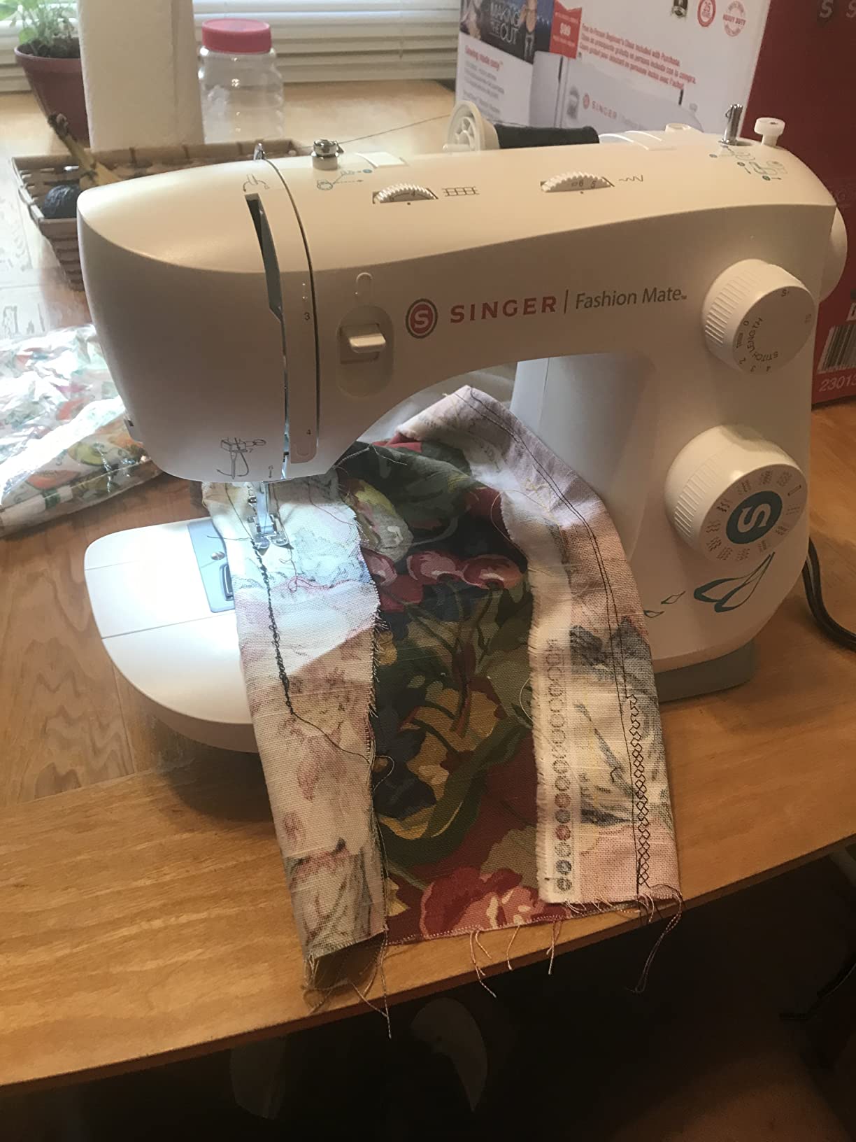 SINGER Fashion Mate™ 3342 Lightweight & Portable Sewing Machine with Accessory Kit | 32 Built-In Stitches, Free Arm, Full Metal frame, LED Light & 1-step Buttonhole - Customer Photo 3