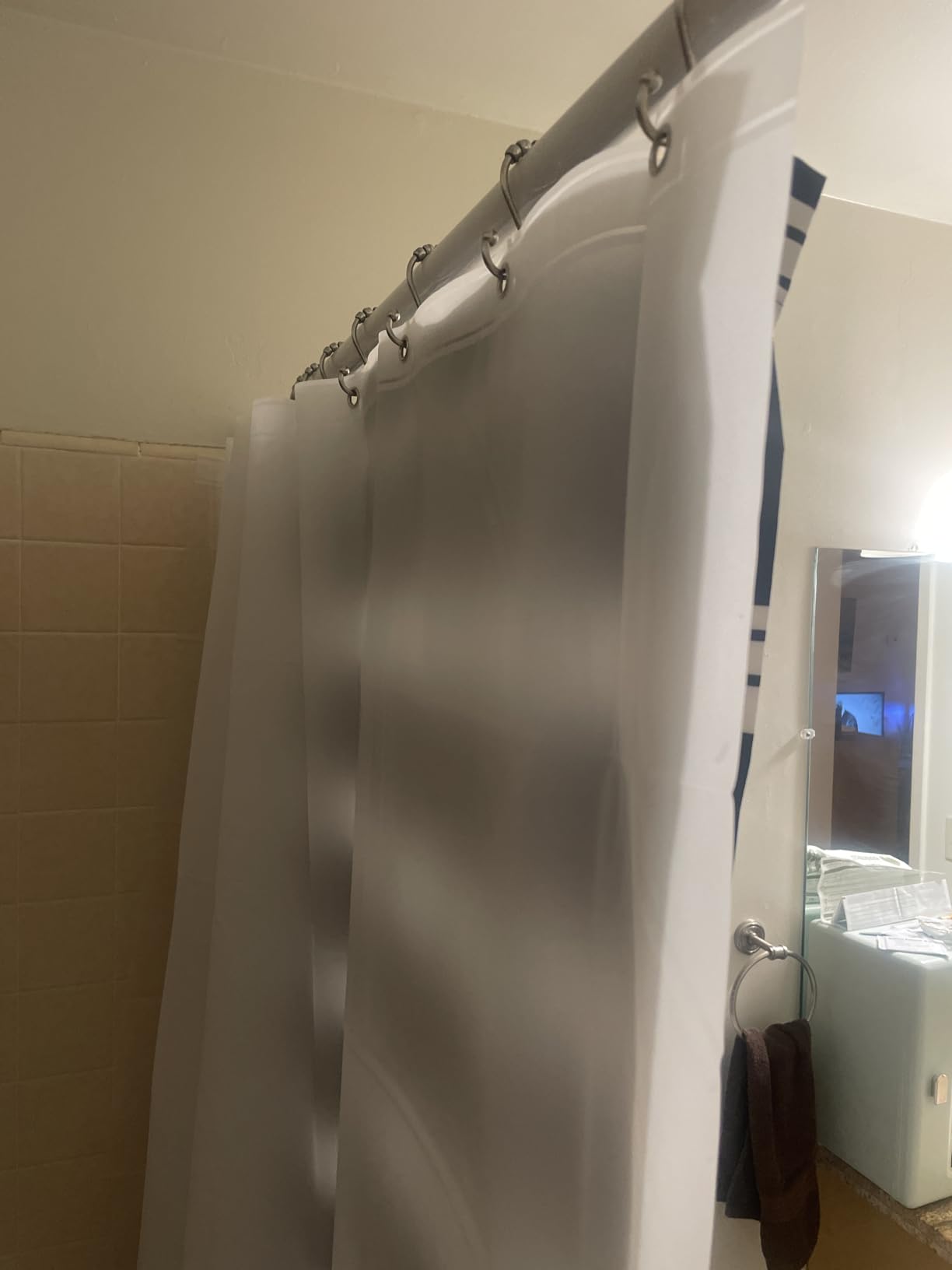 BigFoot Clear Shower Curtain Liner - 72x72 Odorless Plastic with Magnets, Washable Long Bathroom Curtain - Premium PEVA Waterproof Bath Shower Liner, Rust-Proof Bathroom Essentials Customer Review BigFoot Clear Shower Curtain Liner - 72x72 Odorless Plastic with Magnets, Washable Long Bathroom Curtain - Premium PEVA Waterproof Bath Shower Liner, Rust-Proof Bathroom Essentials - Customer Photo 1