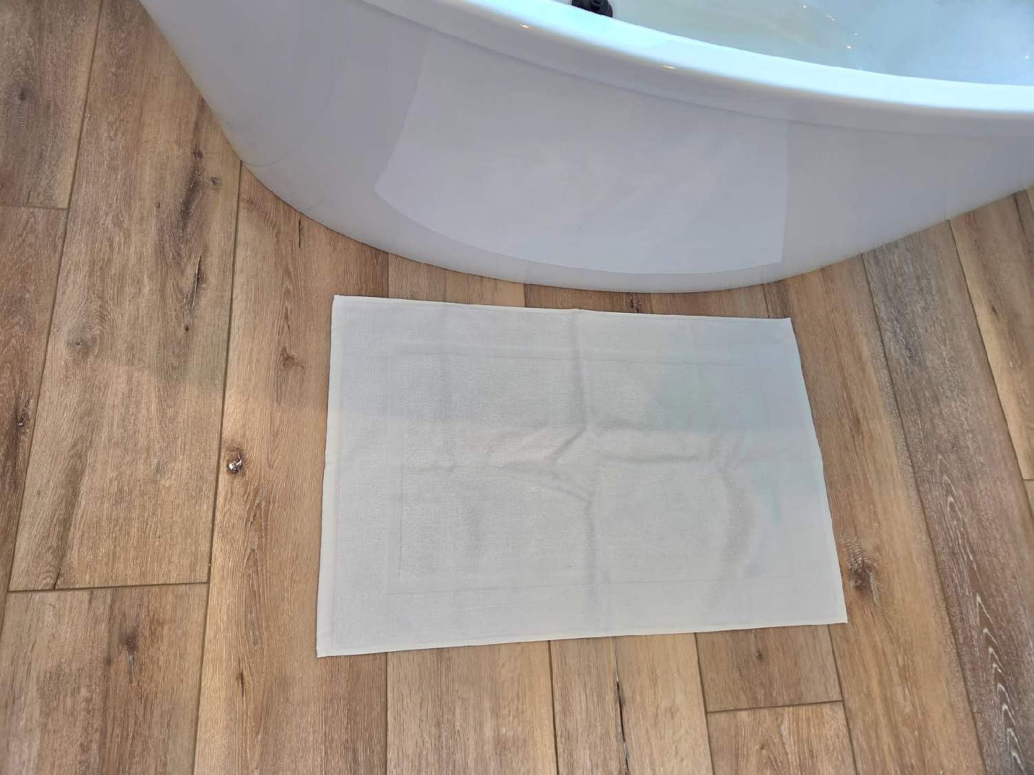 Amazon Basics Non-Slip Cotton Bath Mat, 100% Cotton Absorbent, Machine Washable, 31 Amazon Basics Non-Slip Cotton Bath Mat, 100% Cotton Absorbent, Machine Washable, 31