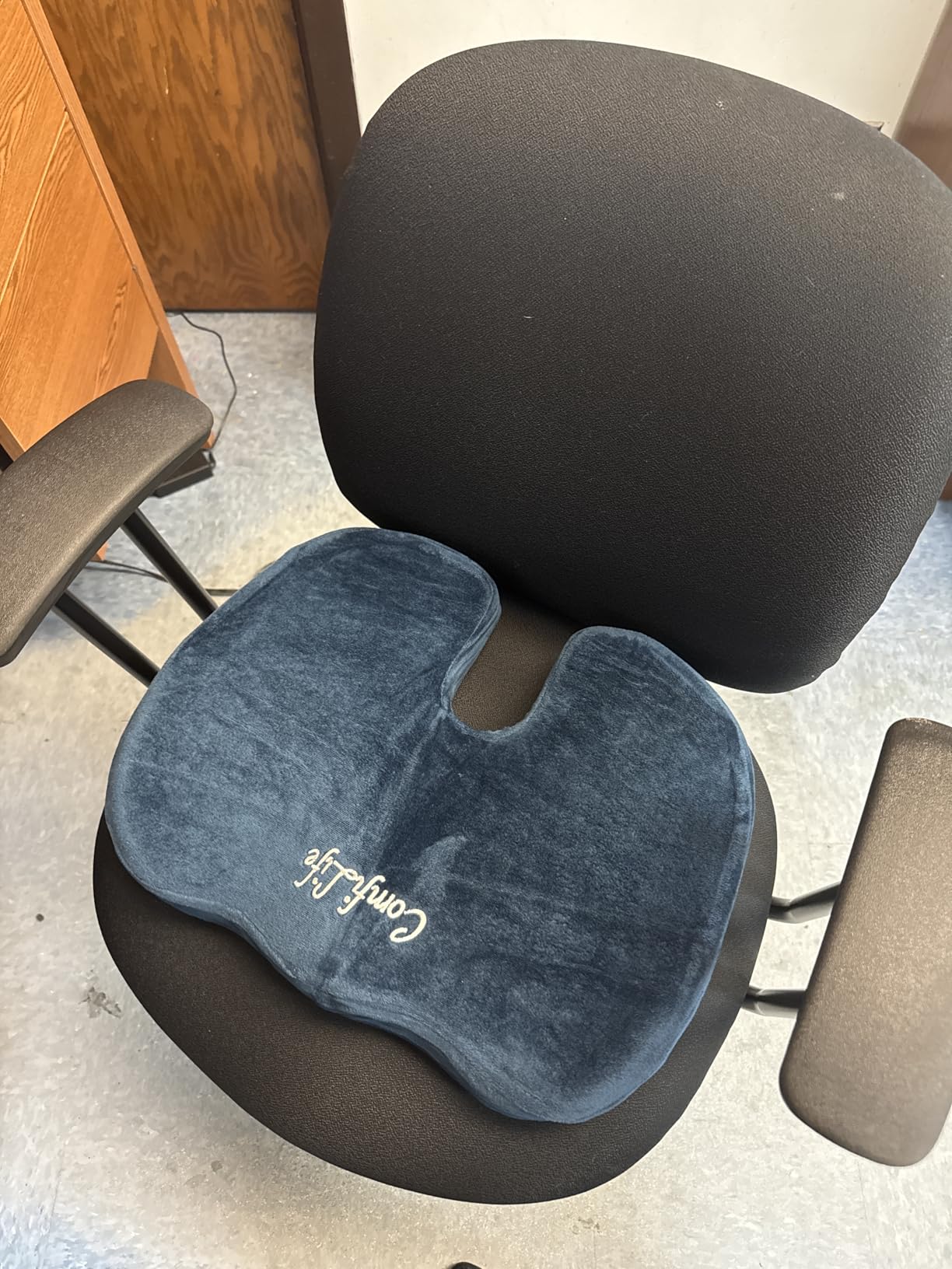 ComfiLife Premium Gel & Memory Foam Seat Cushion – Doctor Recommended Office Chair Cushion, Car Seat Cushion – Chair Cushions for Back & Sciatica Pain Relief – Seat Cushions for Office & Desk (Black) - Customer Photo 1