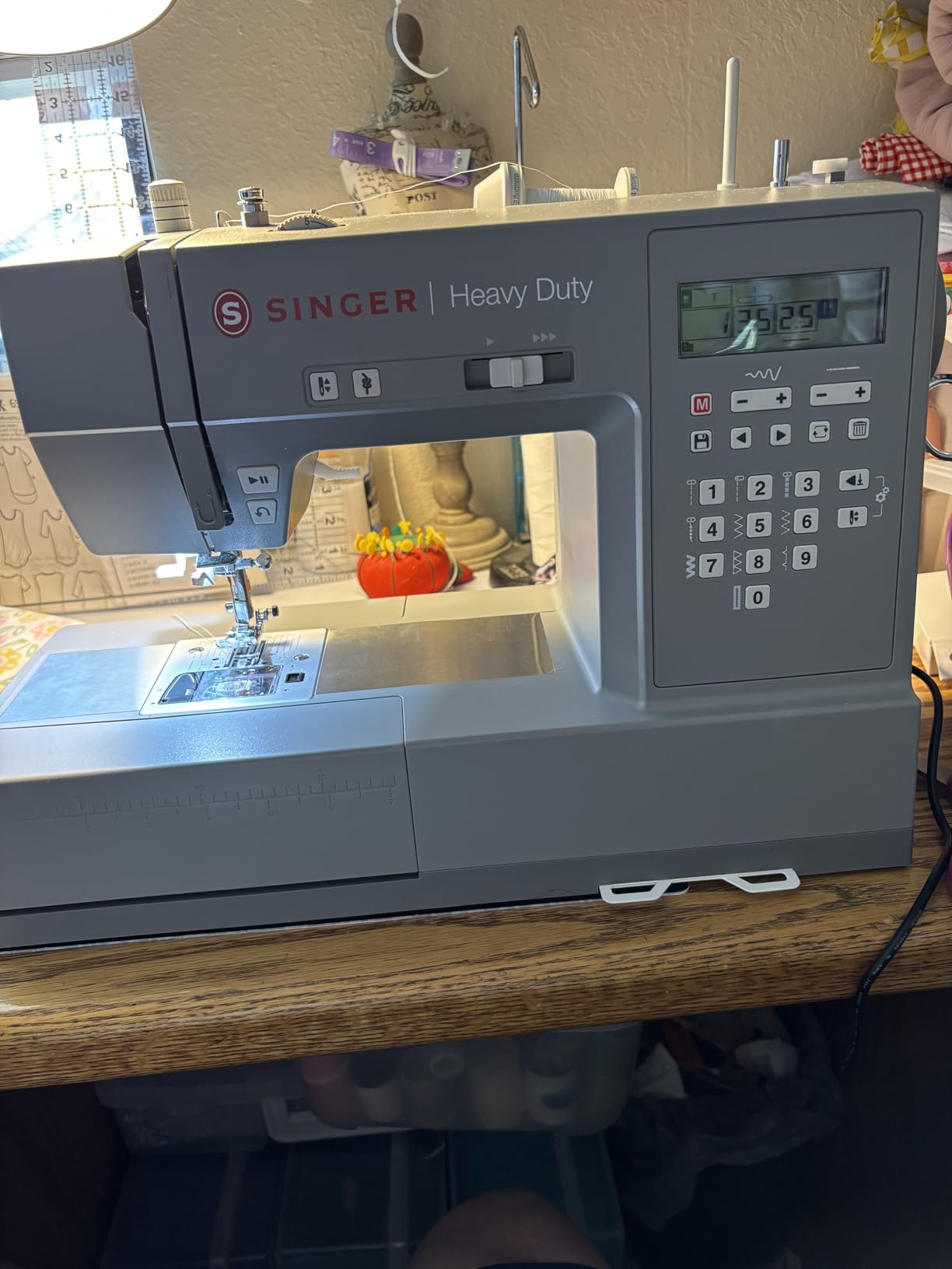 SINGER Heavy Duty 6700C Computerized Sewing Machine with Accessory Kit | Strong Motor with Enhanced Piercing Power, 411 Stitch Applications, LCD Screen, Full Metal frame & 1-step Buttonhole - Customer Photo 3