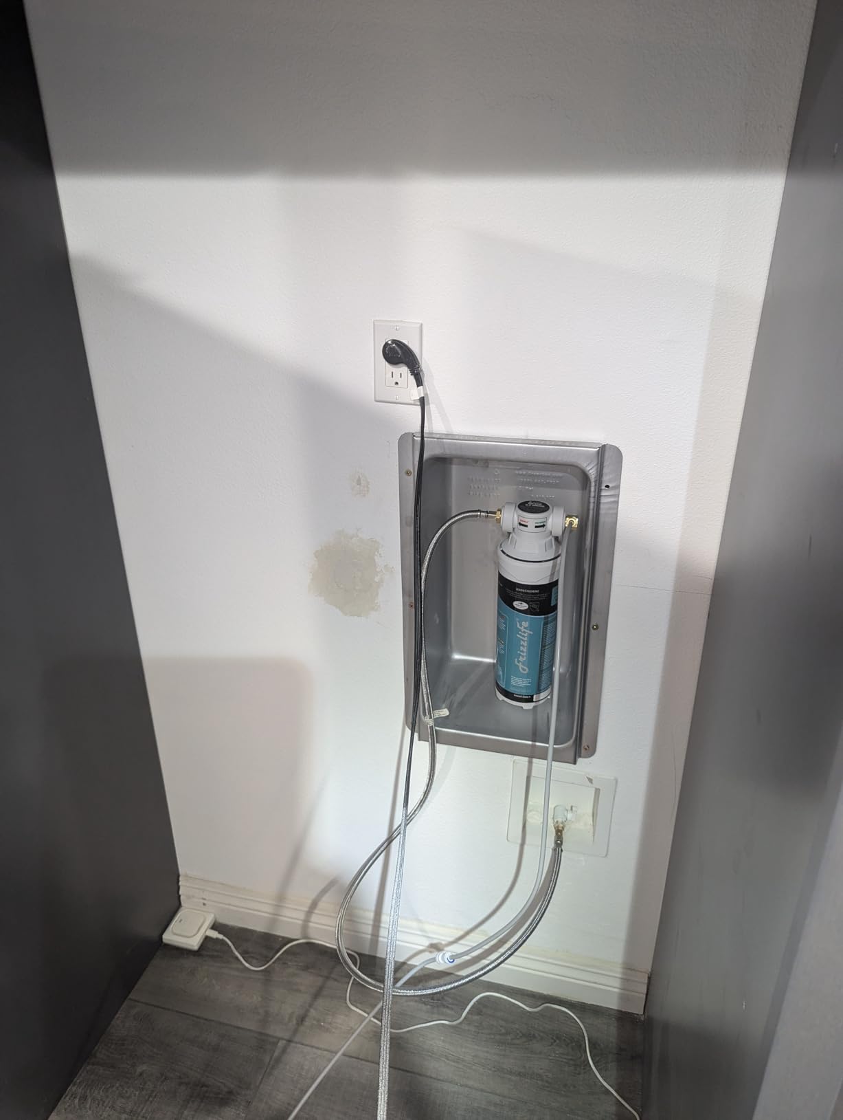 Frizzlife Inline Water Filter System for Fridge, Ice Maker, Under Sink, Certified 0.5 Micron Reduces Chlorine, Lead, Long Lasting, Compression Brass Fittings Fits for Copper Tubing, MS99 - Customer Photo 1