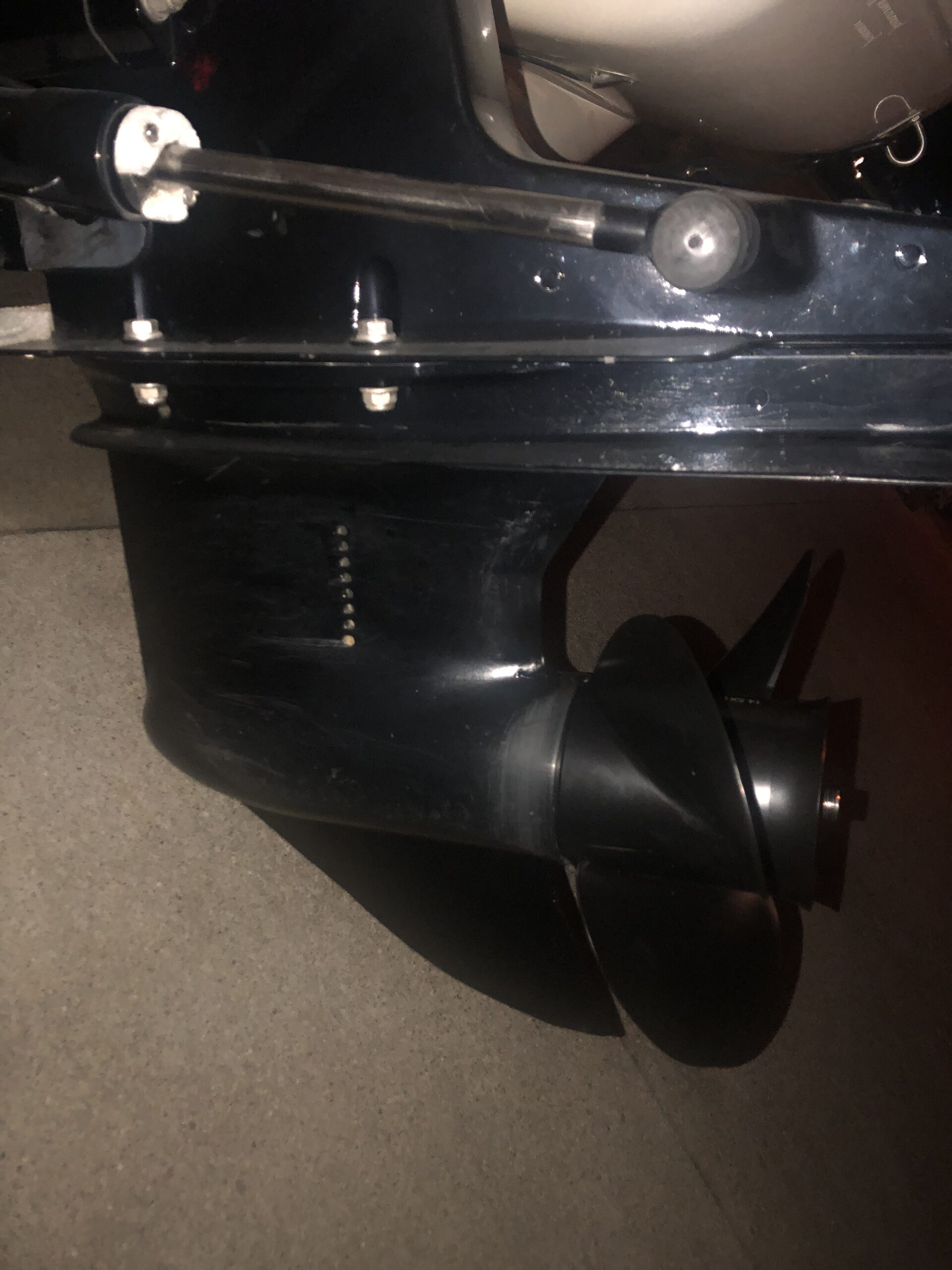 YOUNG PROPS 14 1/2 x 19Replace OEM#48-832830A45 Aluminum Outboard Boat Propeller for Mercury Engine 135-300HP/Mercruiser Alpha One 14.5dia x 19 Pitch Hub Kits Included 15 Spline Tooth RH - Customer Photo 1