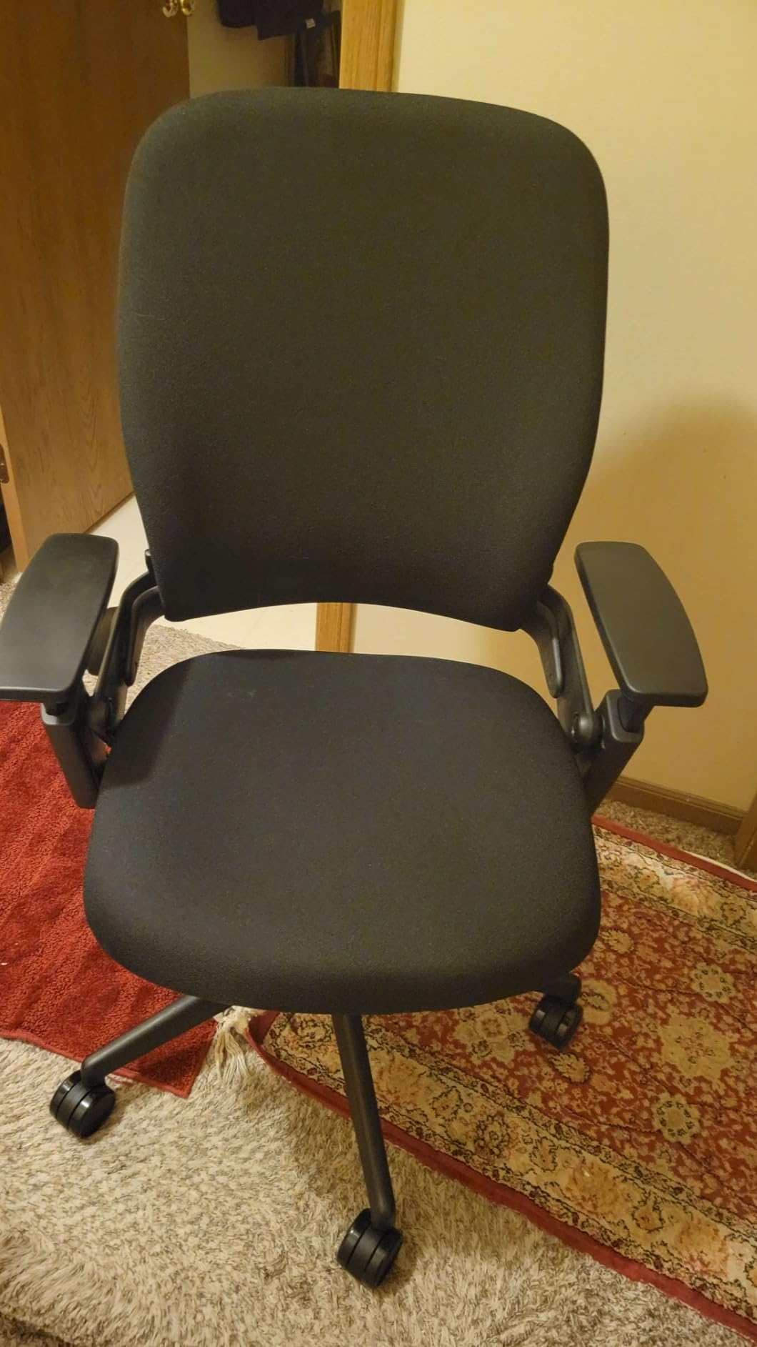 Steelcase Leap V2 Office Chair (Black Fabric) - Remanufactured - 12-Year Warranty (Fully Adjustable, Ergonomic, Furniture for The Workplace and Home Office) - Customer Photo 1