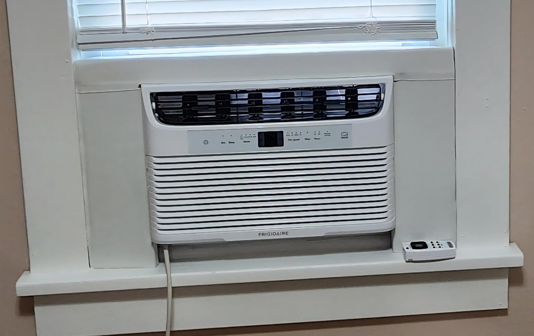 Surround Insulation Side Panels White for Window AC Unit Indoor Air Conditioner Cover for Winter and Summer Customer Review Surround Insulation Side Panels White for Window AC Unit Indoor Air Conditioner Cover for Winter and Summer - Customer Photo 2