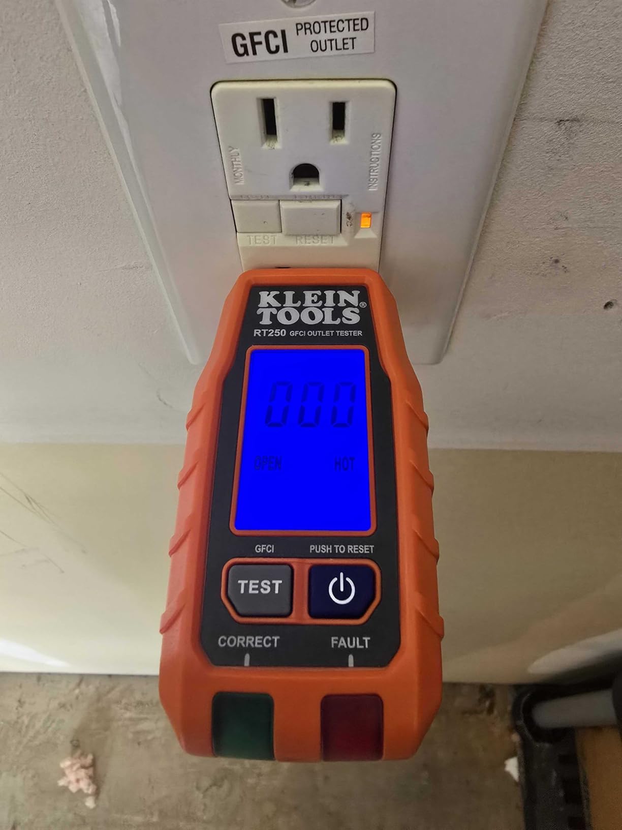 Klein Tools RT250 GFCI Outlet Tester with LCD Display, Electric Voltage Tester for Standard 3-Wire 120V Electrical Receptacles Customer Review Klein Tools RT250 GFCI Outlet Tester with LCD Display, Electric Voltage Tester for Standard 3-Wire 120V Electrical Receptacles - Customer Photo 1