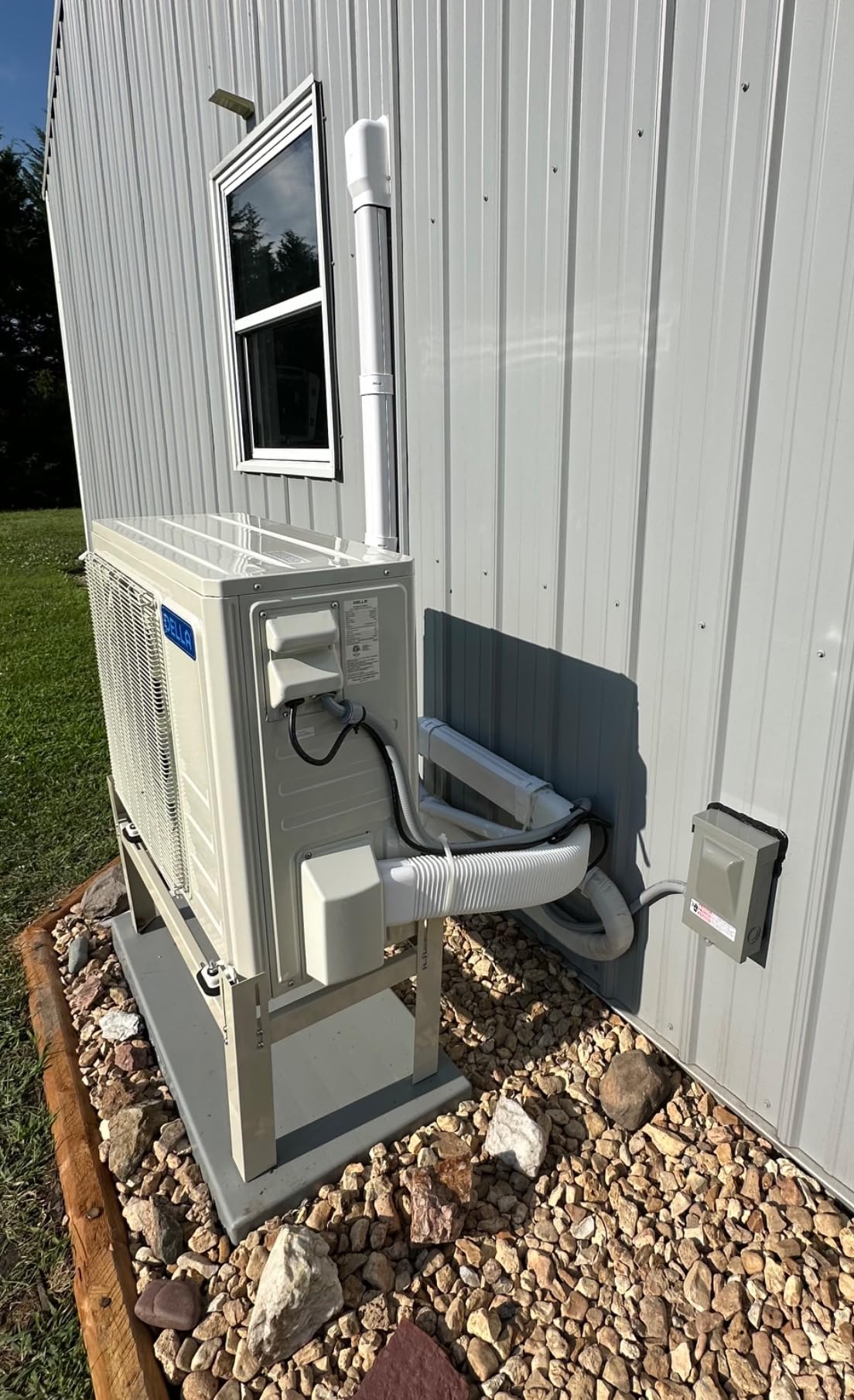 DELLA Vario Series 12000 BTU Mini Split Air Conditioner Work with Alexa with 1 Ton Pre-Charged Heat Pump Ductless Inverter System, 19 SEER2, Cools Up to 550 Sq. Ft,16.4ft Installation Kit Included Customer Review DELLA Vario Series 12000 BTU Mini Split Air Conditioner Work with Alexa with 1 Ton Pre-Charged Heat Pump Ductless Inverter System, 19 SEER2, Cools Up to 550 Sq. Ft,16.4ft Installation Kit Included - Customer Photo 1