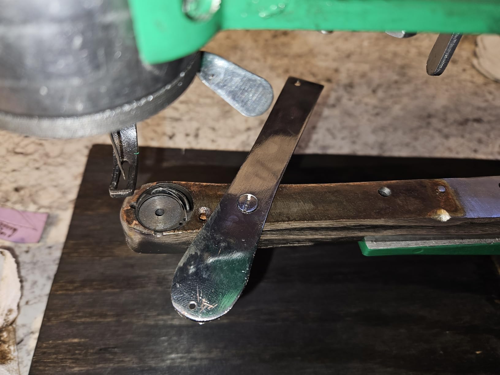 Manual Leather Sewing Machine Hand Shoe Cobbler Stitching Repair Mending Machine Patcher Dual Cotton Nylon Line Sewing Machine - Customer Photo 2