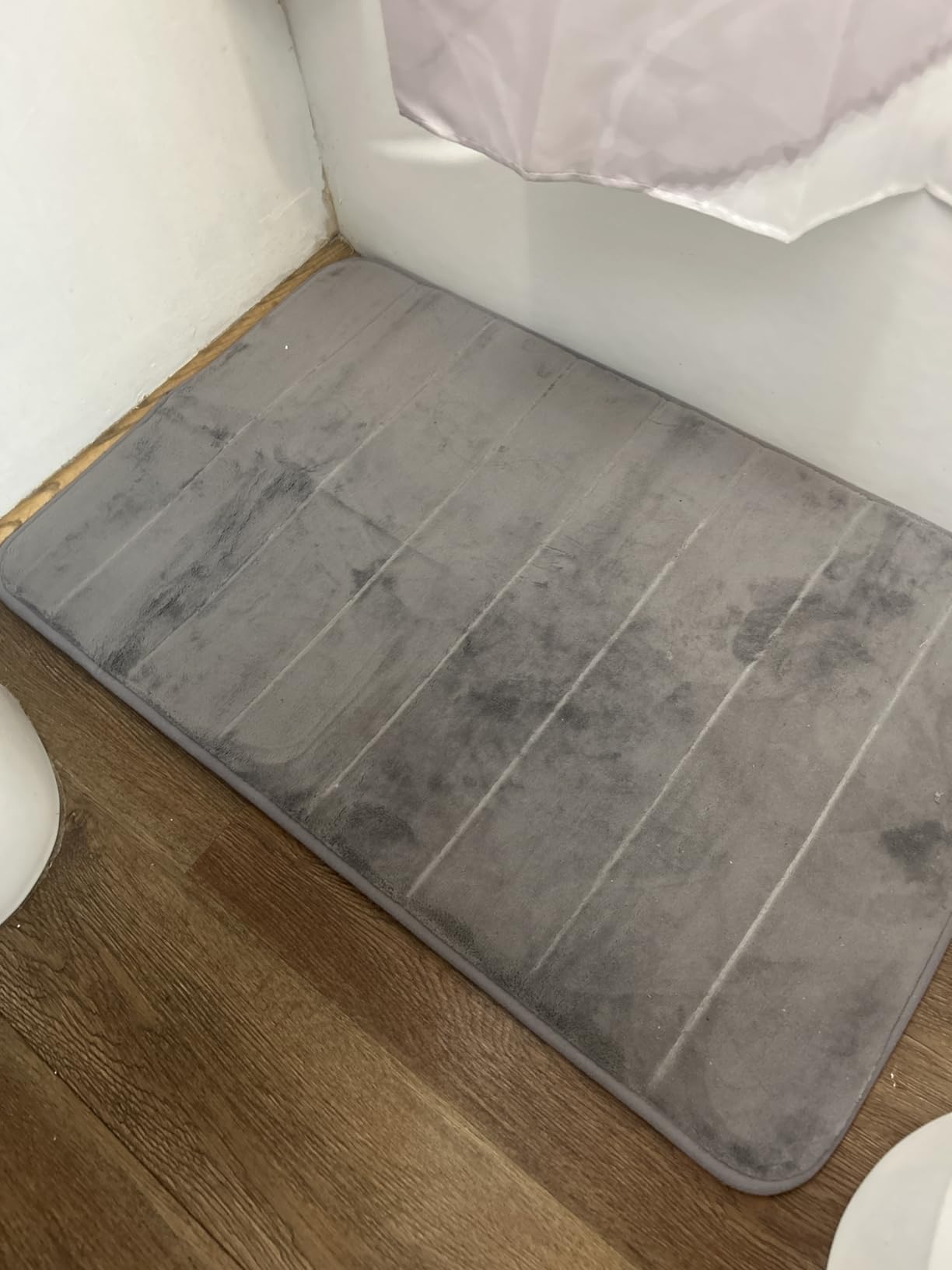 Yimobra Memory Foam Bathroom Rugs Sets 2 Piece - Super Soft Absorbent Quick Dry Bath Mat Set, Machine Washable Non Slip Floor Carpet for Tub Shower & Single Sink (17x24 & 31.5x20 Inch, Gray) Customer Review Yimobra Memory Foam Bathroom Rugs Sets 2 Piece - Super Soft Absorbent Quick Dry Bath Mat Set, Machine Washable Non Slip Floor Carpet for Tub Shower & Single Sink (17x24 & 31.5x20 Inch, Gray) - Customer Photo 1