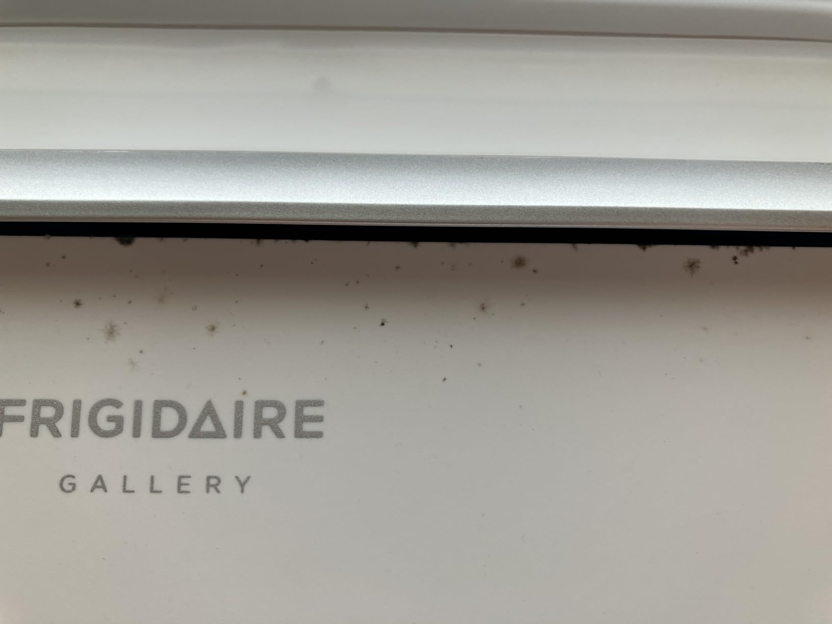 Frigidaire Gallery 10,000 BTU Smart Inverter Window Air Conditioner & Dehumidifier, 115V, Cools up to 450 Sq. Ft. for Apartment, Bedroom, Medium Rooms, with Remote Customer Review Frigidaire Gallery 10,000 BTU Smart Inverter Window Air Conditioner & Dehumidifier, 115V, Cools up to 450 Sq. Ft. for Apartment, Bedroom, Medium Rooms, with Remote - Customer Photo 2