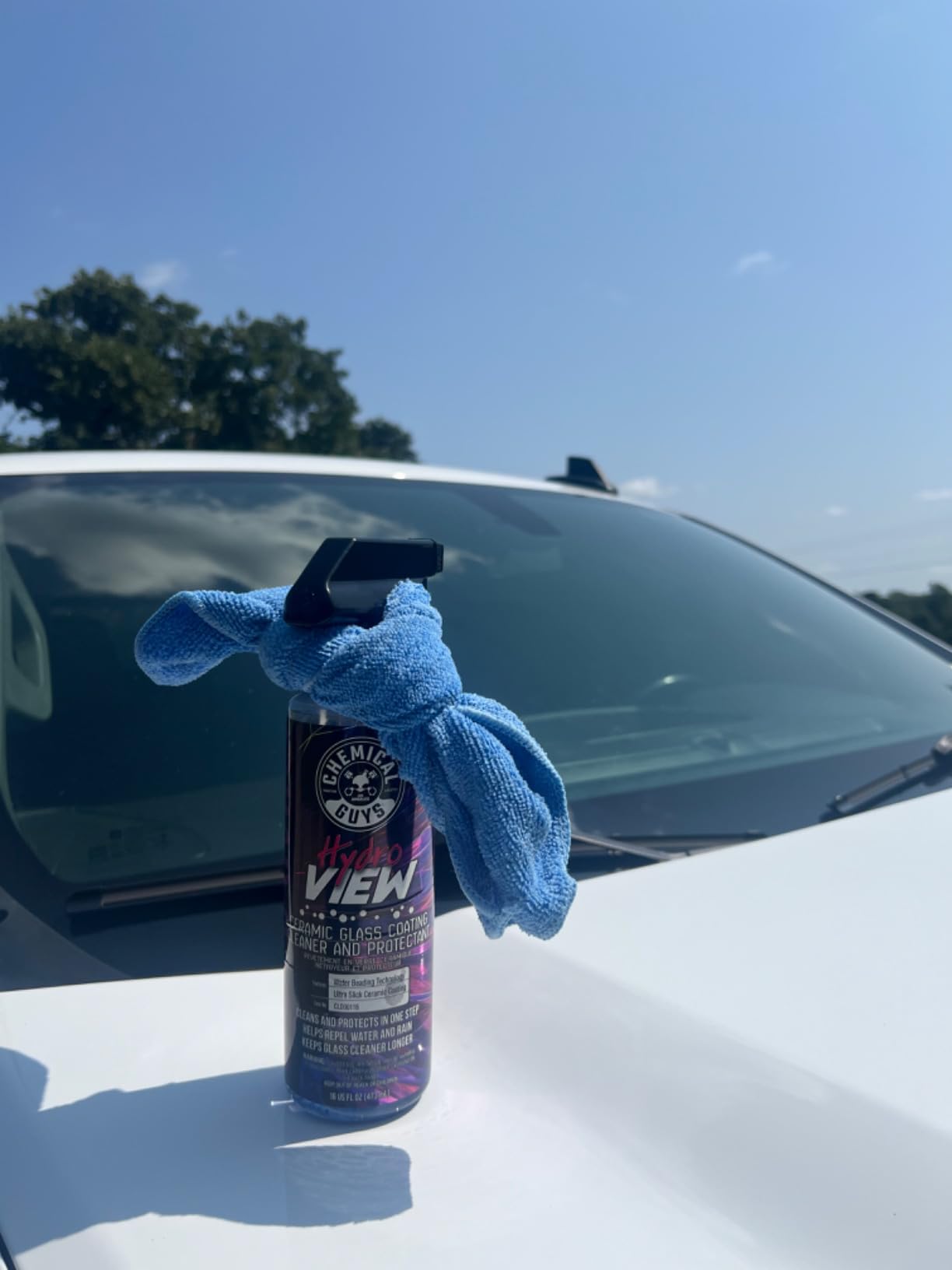 Chemical Guys CLD30116 HydroView Ceramic Glass Cleaner, Water Repellent & Protective Coating (Works on Glass, Windows, Mirrors, Navigation Screens & More; Car, Truck, SUV and Home Use), 16 fl oz - Customer Photo 2