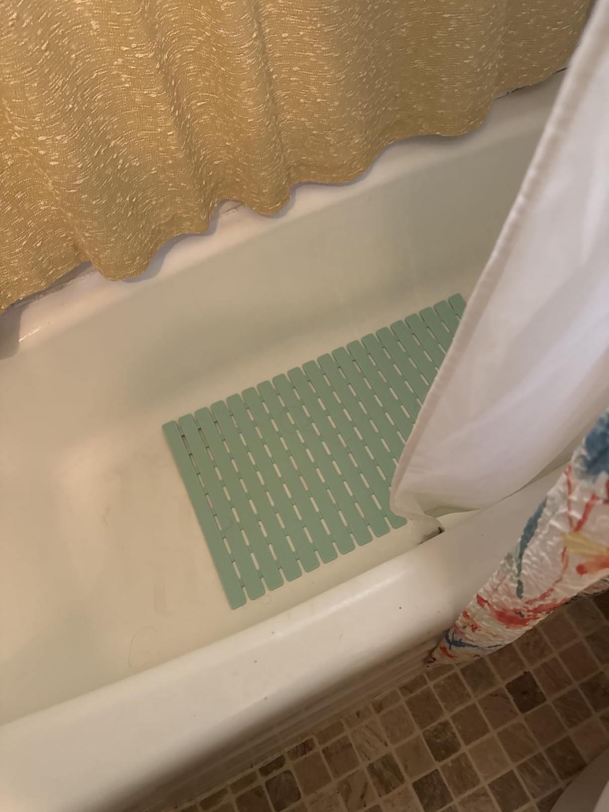 MBOSS Bathtub Mat Non Slip, Shower Mat for Inside Shower, Suction Cups Design and Drain Holes, 27.5 X 15.7 Inch, Bathroom Essentials Safe, Easy to DIY Cut, Soft and Eco-Friendly Materials - Customer Photo 1