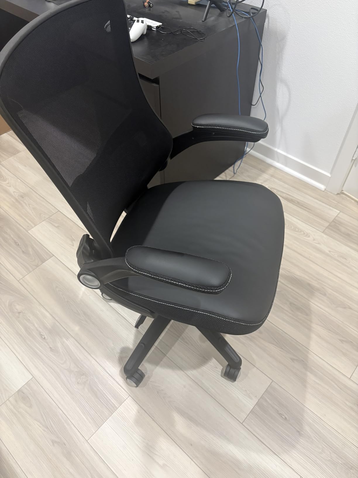 Office Chair Ergonomic Desk Chair, Computer PU Leather Home Office Chair, Swivel Mesh Back Adjustable Lumbar Support Flip-up Arms Executive Task Chair - Customer Photo 1