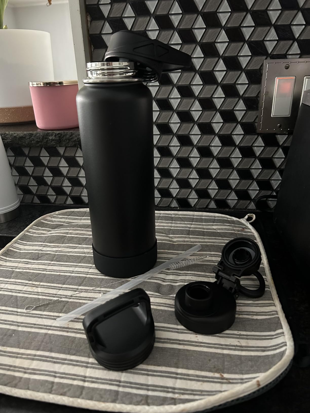 CIVAGO 32 oz Insulated Water Bottle With Straw, Stainless Steel Sports Water Cup Flask with 3 Lids (Straw, Spout and Handle Lid), Wide Mouth Travel Thermal Mug, Black - Customer Photo 1