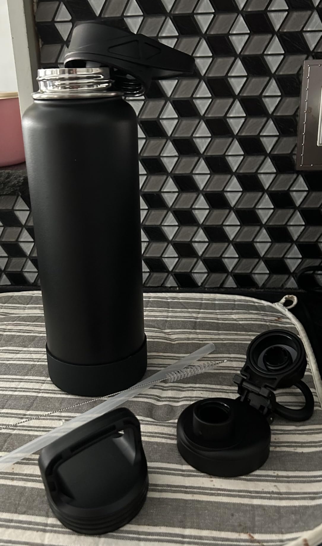 CIVAGO 32 oz Insulated Water Bottle With Straw, Stainless Steel Sports Water Cup Flask with 3 Lids (Straw, Spout and Handle Lid), Wide Mouth Travel Thermal Mug, Black - Customer Photo 2