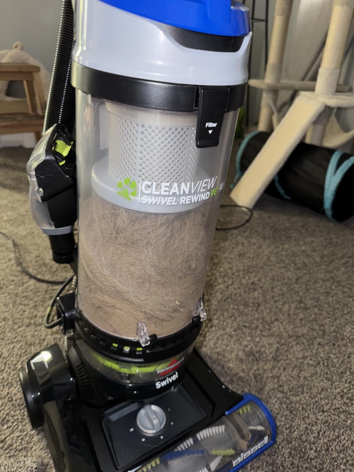 BISSELL CleanView Swivel Rewind Pet Reach Vacuum Cleaner, with Quick Release Wand, Swivel Steering and Automatic Cord Rewind, 3197A (Color May Vary) - Customer Photo 2