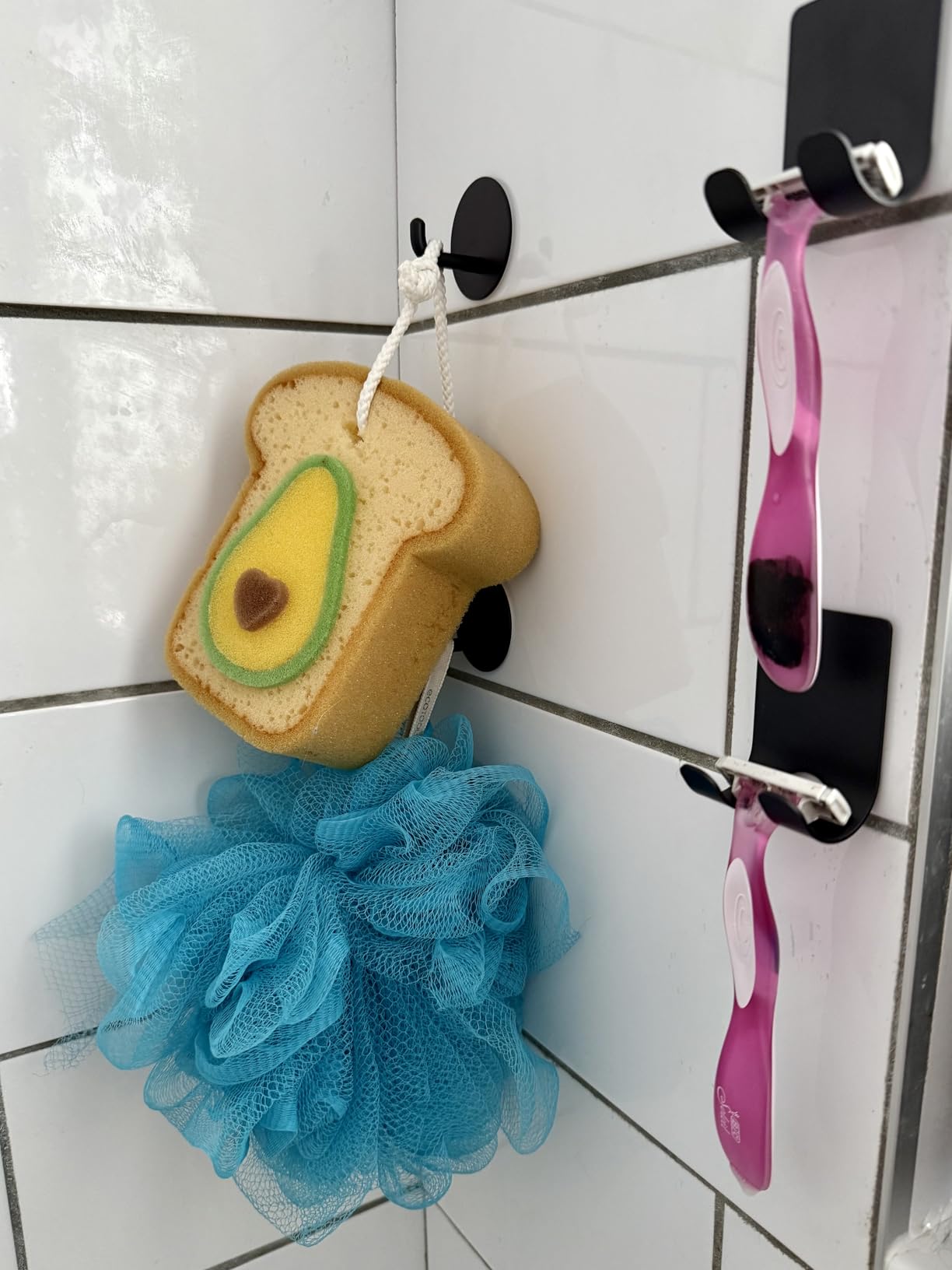 Diesisa Razor Holder for Shower + Adhesive Wall Hooks, Premium 304 Stainless Steel Shower Razor Holder with Heavy Duty Waterproof Sticky Hooks for Hanging Towels, Coat, hat (2+2 Pack) Customer Review Diesisa Razor Holder for Shower + Adhesive Wall Hooks, Premium 304 Stainless Steel Shower Razor Holder with Heavy Duty Waterproof Sticky Hooks for Hanging Towels, Coat, hat (2+2 Pack) - Customer Photo 3