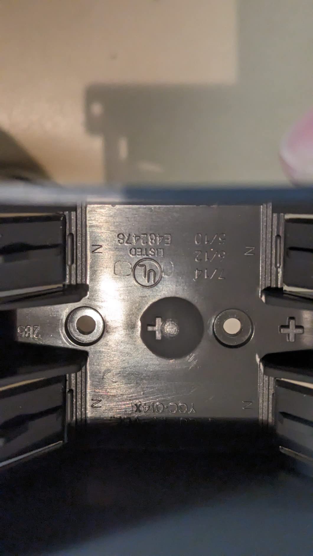 Newhouse Hardware 1-Gang PVC Old Work Electrical Outlet Box (1-pack) | 14 cu. in. Plastic Junction Box for Switches, GFCI, or Duplex Receptacle Outlet | Old Work Electrical Box for Home Improvement Customer Review Newhouse Hardware 1-Gang PVC Old Work Electrical Outlet Box (1-pack) | 14 cu. in. Plastic Junction Box for Switches, GFCI, or Duplex Receptacle Outlet | Old Work Electrical Box for Home Improvement - Customer Photo 2