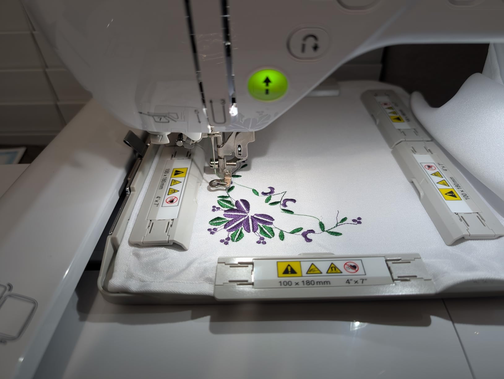 Brother SE2000 Computerized Sewing and Embroidery Machine - Customer Photo 4