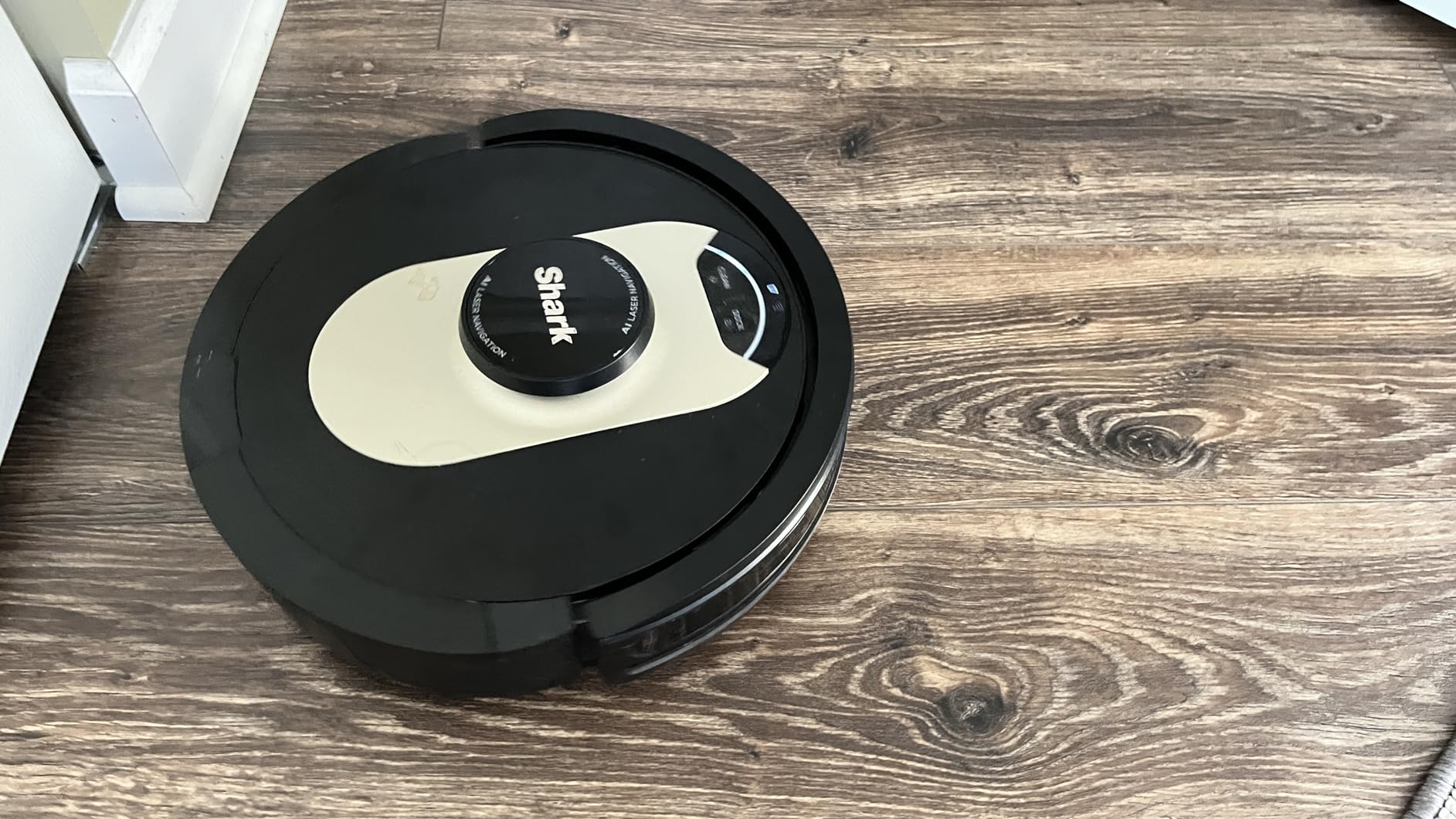 Shark Robot Vacuum & Mop Combo, Powerful Suction, Matrix Plus, 60-Day Debris Capacity, HEPA Bagless Self Empty Base, Sonic Mopping, Home Mapping for Pet Hair - Carpets & Hardfloor, AV2610WA - Customer Photo 1