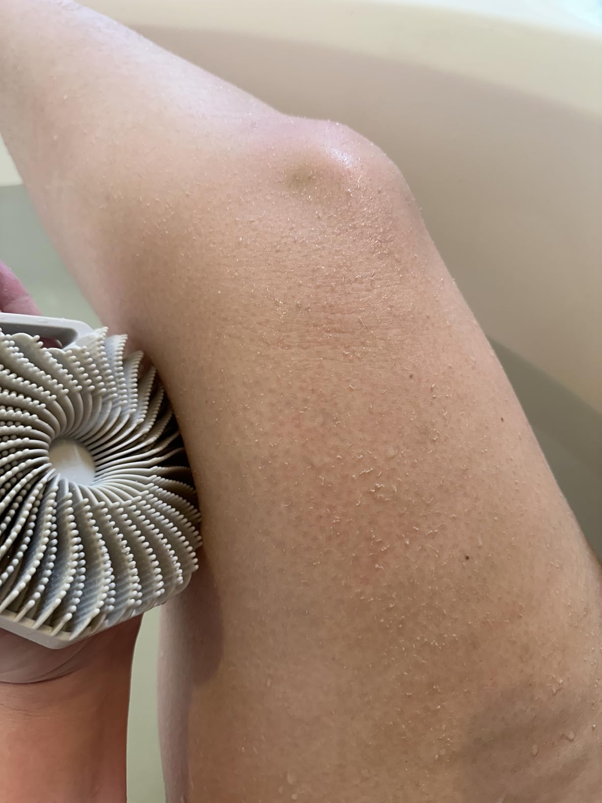 Sud Scrub® Antimicrobial Silicone Body Scrubber, Exfoliating Body Scrubber for Sensitive Skin, Eco Friendly Shower Scrubber for Body, Silicone Body Brush for Showering, Charcoal - Customer Photo 2