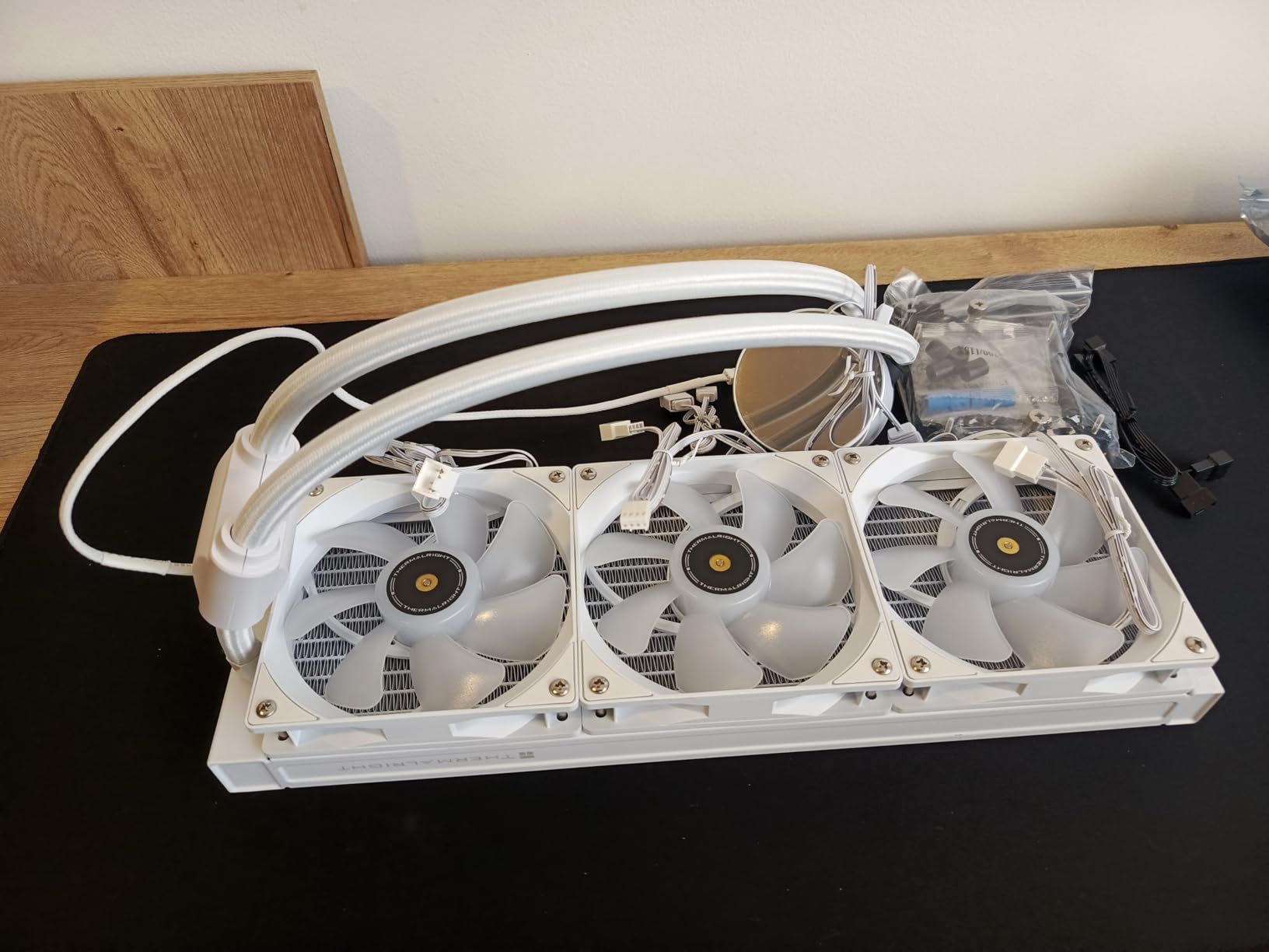 Thermalright Frozen Notte 360 White ARGB V2 Water Cooling CPU Cooler, 360 Specification CPU Liquid Cooler,3 PWM Fans, for AM4/AM5,Intel lga1700/1851/115x/2011 - Customer Photo 1