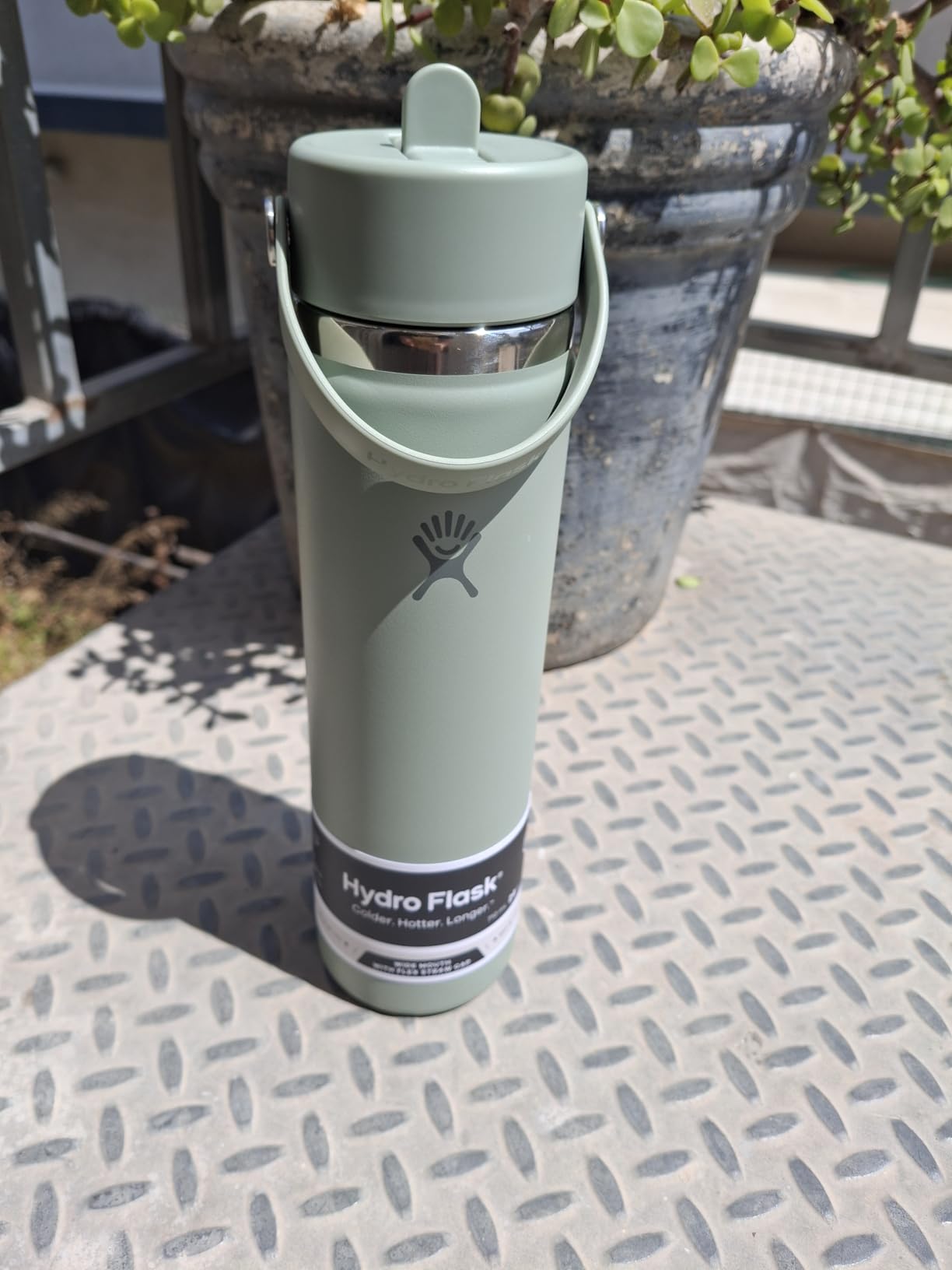 Hydro Flask Water Bottle - Insulated Stainless Steel - Wide Mouth Flex Straw Lid, Non Spill, Leakproof and Refillable in 32 Oz Black - Customer Photo 2