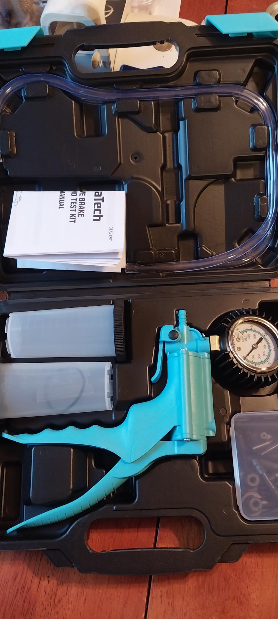 DURATECH 2 in 1 Brake Bleeder Kit, Brake Fluid Bleeder Kit with Handheld Vacuum Pump, for Automotive, Organized in Portable Case - Customer Photo 2