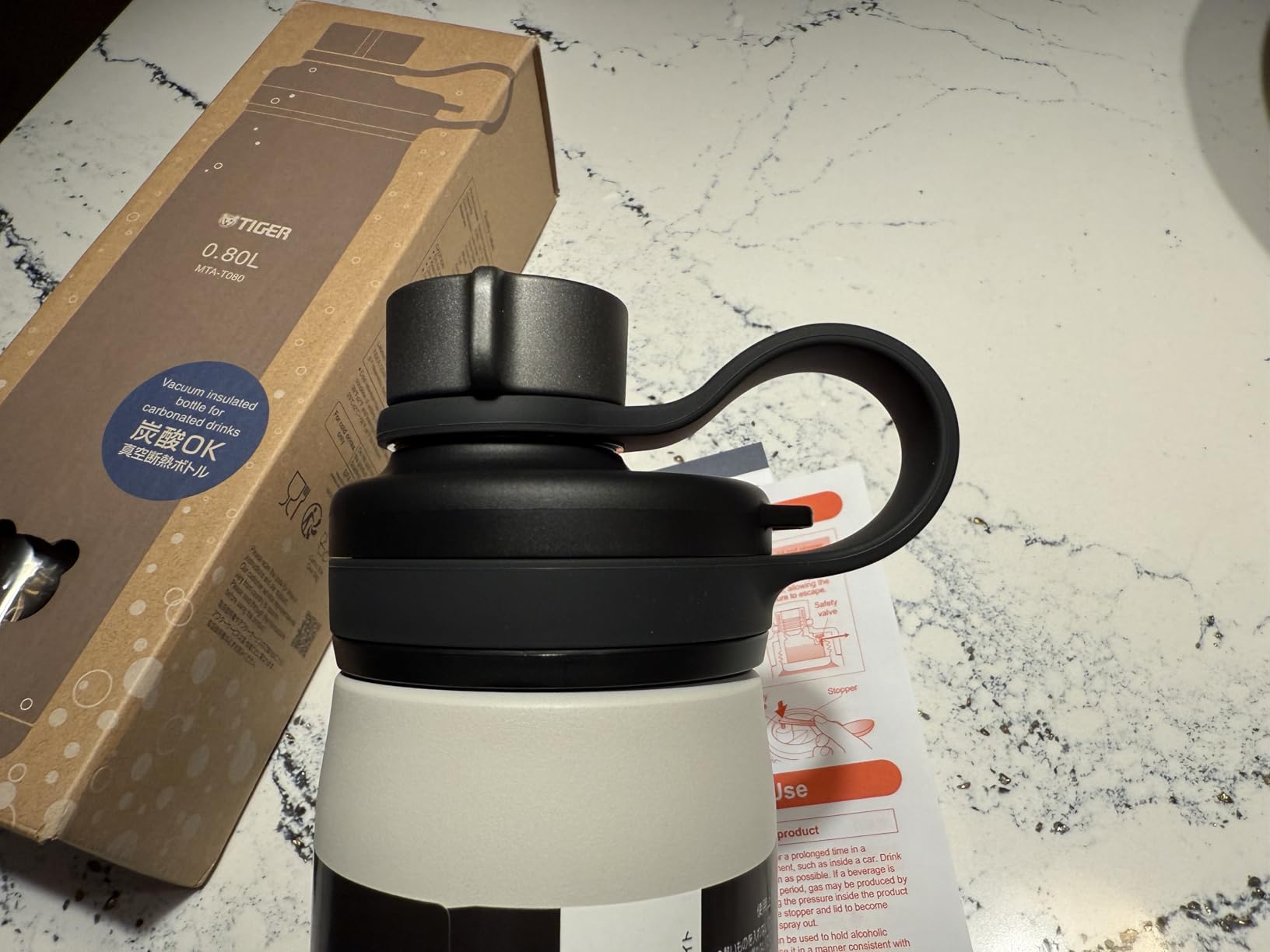 Tiger MTA-T050AL Carbonated Water Bottle, 16.9 oz, Vacuum Insulated, Stainless Steel, Beer OK, Cold Insulation, Portable, Lake Blue - Customer Photo 1