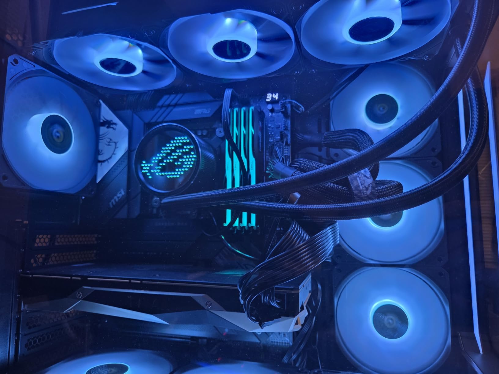 ASUS ROG RYUO III 360 ARGB White Edition All-in-one AIO Liquid CPU Cooler 360mm Radiator, Asetek 8th gen Pump Solution, Anime Matrix™ LED Display and ROG AF 12S ARGB Fan. - Customer Photo 2