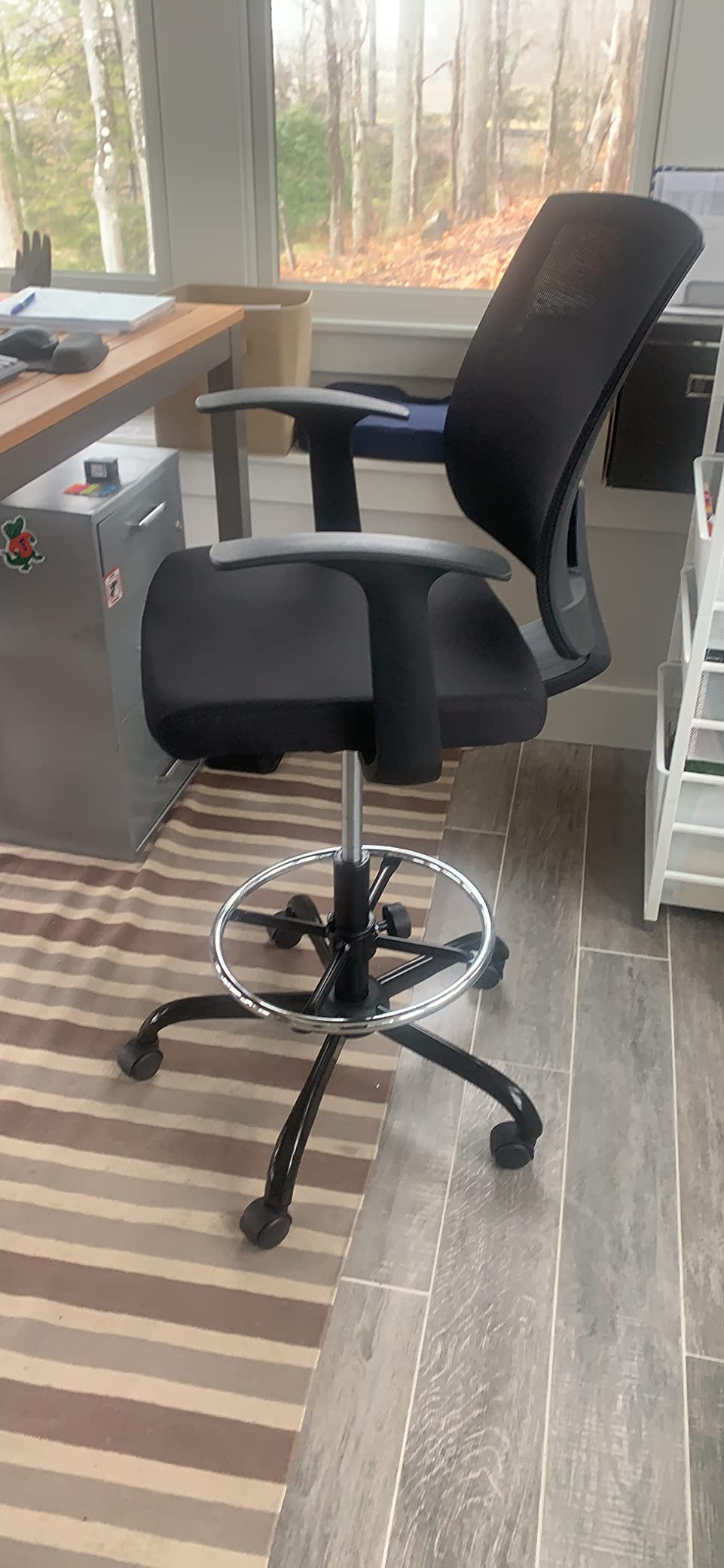CLATINA Big and Tall Office Chair Heavy Duty Ergonomic Desk Chair 500lbs with Flip-up Arms & Wide Thick Seat Cushion Home Executive Swivel Mesh Chair for Study, Conference, Black - Customer Photo 2