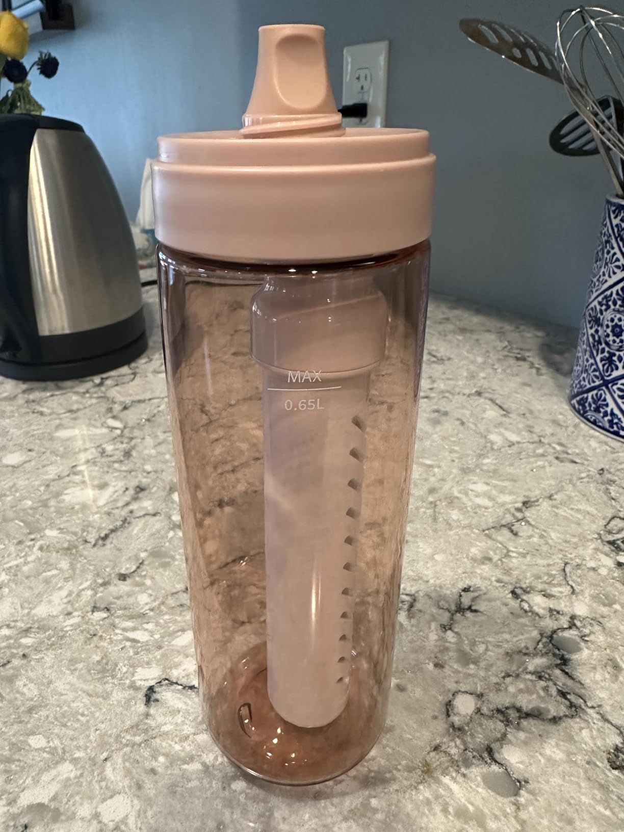 LifeStraw Go Series – BPA-Free Water Filter Bottle for Travel and Everyday Use Removes Bacteria, Parasites and Microplastics, Improves Taste, 1L Aegean Sea - Customer Photo 2