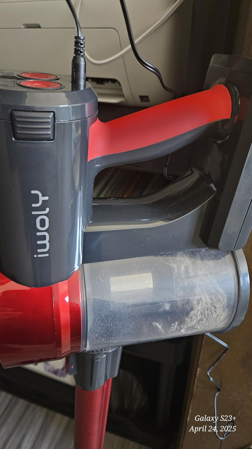 iwoly C150 Cordless Vacuum Cleaner Rechargeable with 2200mAh Detachable Battery, 18000Pa Cyclone Vacuum with HEPA Filter, Lightweight Portable Handheld Stick Vacuum for Hard Floor Car Cleaning - Customer Photo 1