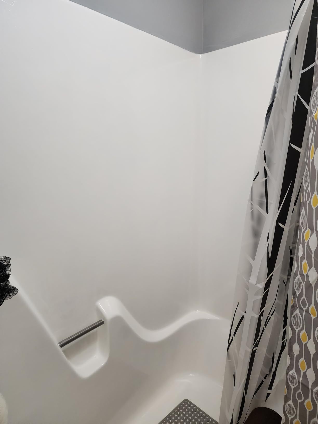 Rust-Oleum 385279 Tub And Tile Refinishing 2-Part Kit, Satin White, 32 Fl Oz (Pack of 1) Customer Review Rust-Oleum 385279 Tub And Tile Refinishing 2-Part Kit, Satin White, 32 Fl Oz (Pack of 1) - Customer Photo 2