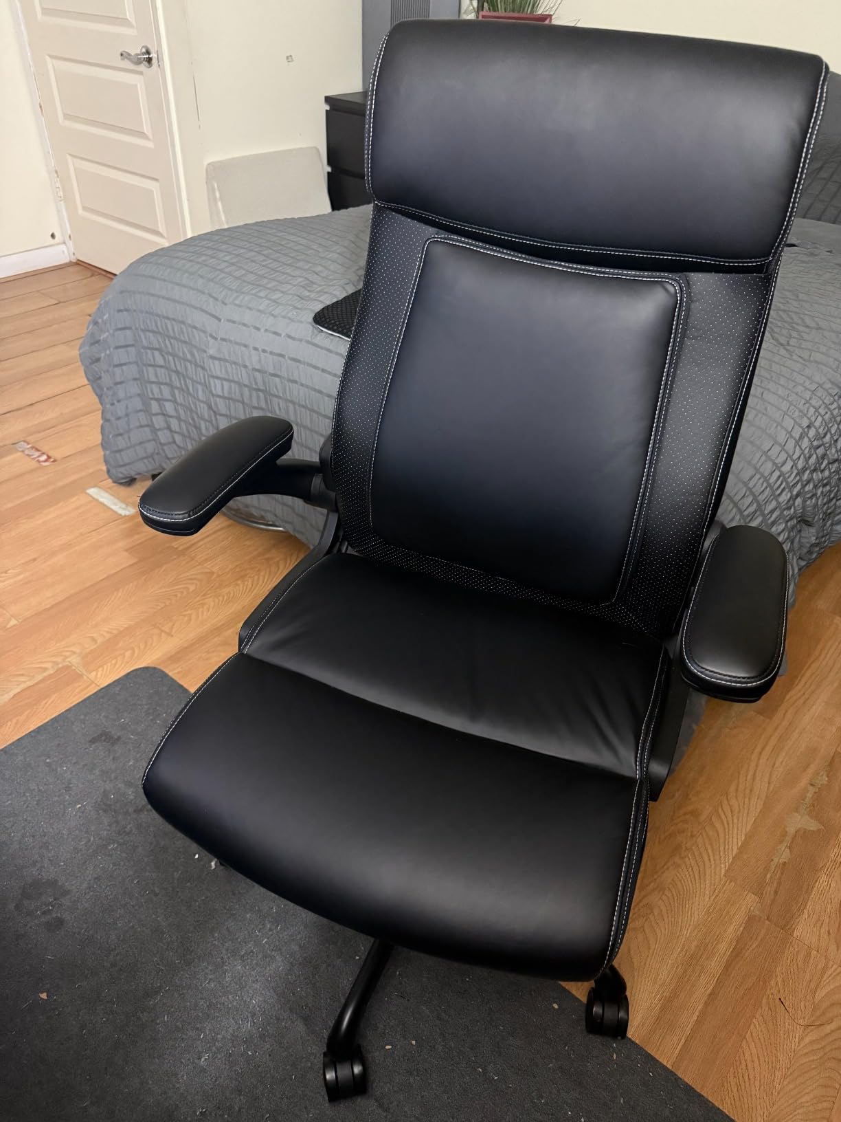ralex-chair Big and Tall Office Chair, 500lbs for Heavy People, High Back Leather Executive Desk Chair with Flip-up Armrests and Adjustable Height (Black) - Customer Photo 2