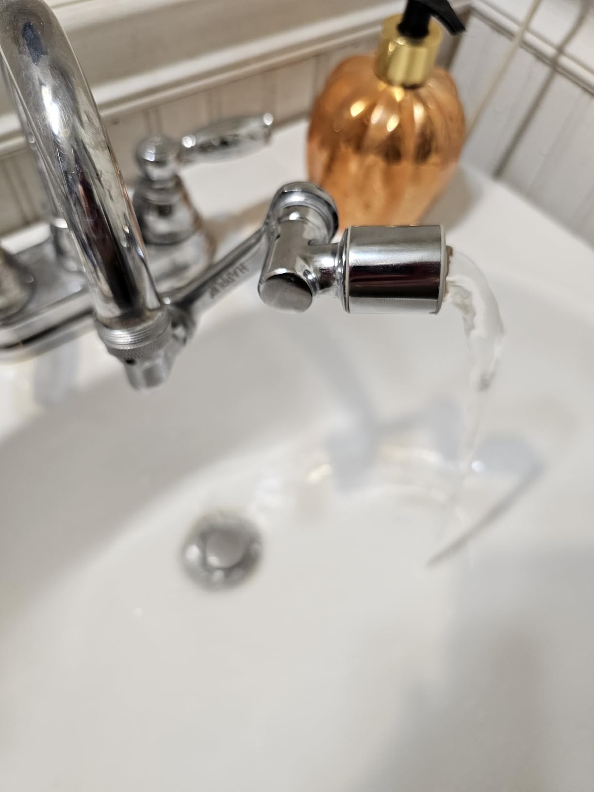 1080°Swivel Faucet Extender, Sink Water Faucet Aerator Extension in Brass, Swivel Robotic Arm Bathroom Faucet Extender, Kitchen Rotating Extension Filter with 2 Mode Splash Customer Review 1080°Swivel Faucet Extender, Sink Water Faucet Aerator Extension in Brass, Swivel Robotic Arm Bathroom Faucet Extender, Kitchen Rotating Extension Filter with 2 Mode Splash - Customer Photo 1