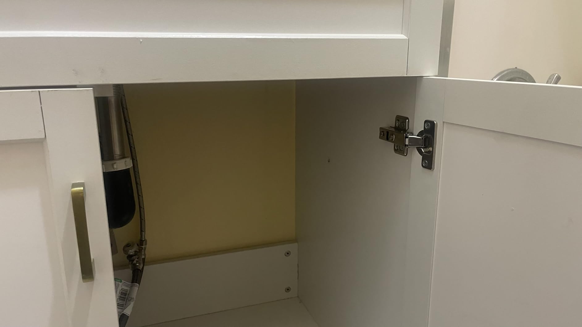 OLD CAPTAIN Bathroom Vanity with Ceramic Sink, Wooden Double Door Bathroom Storage Vanity with 24 Inch, Small Quick Assembly Bathroom Cabinet Customer Review OLD CAPTAIN Bathroom Vanity with Ceramic Sink, Wooden Double Door Bathroom Storage Vanity with 24 Inch, Small Quick Assembly Bathroom Cabinet - Customer Photo 1