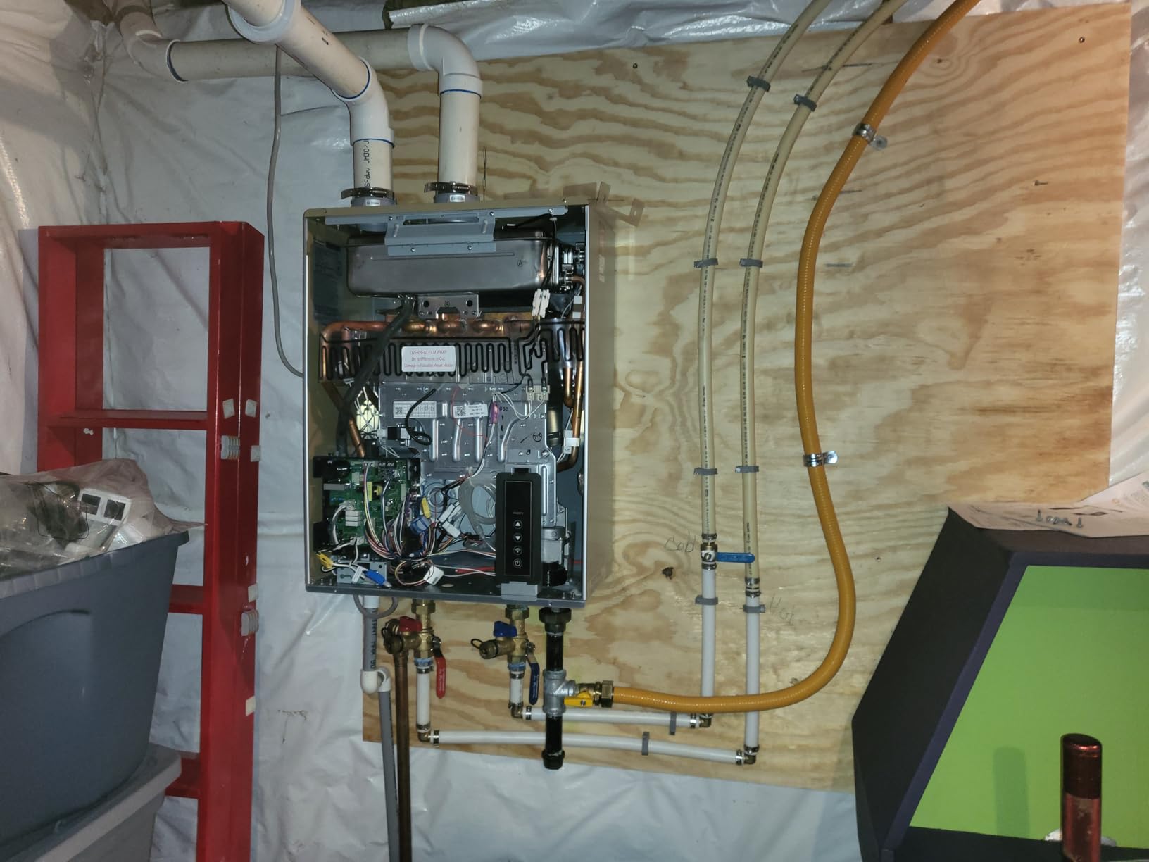 Rheem RRTGH84DVLN3701171 Rheem RTGH Series 8.4 GPM 157,000 BTU 120 Volt Residential Indoor Natural Gas Tankless Water Heater Stainless Steel - Customer Photo 3