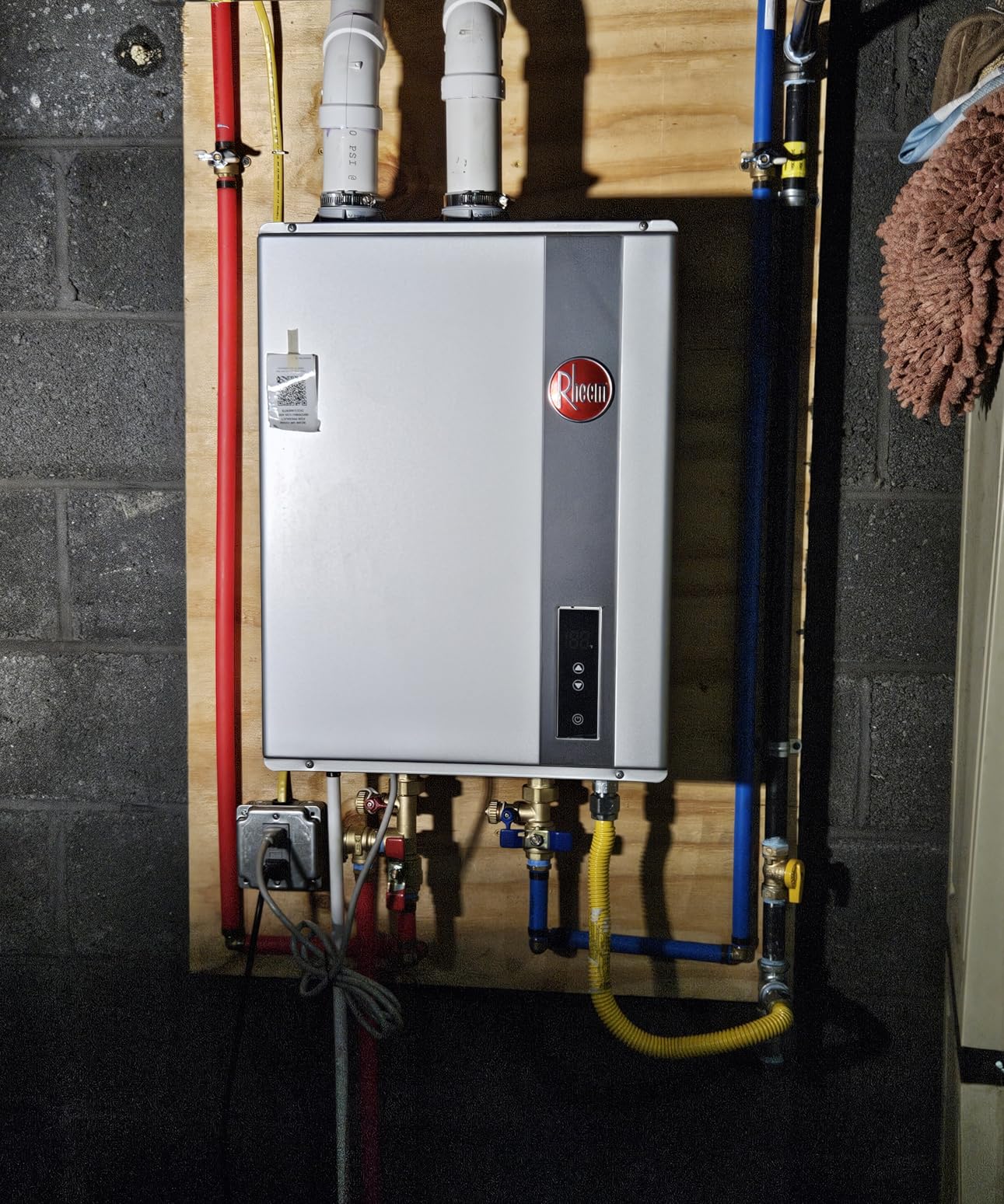 Rheem Natural Gas Condensing Tankless Water Heater Indoor Up To 9 GPM, 180,000 BTUs Continuous Super High Efficient Hot Water - Customer Photo 2