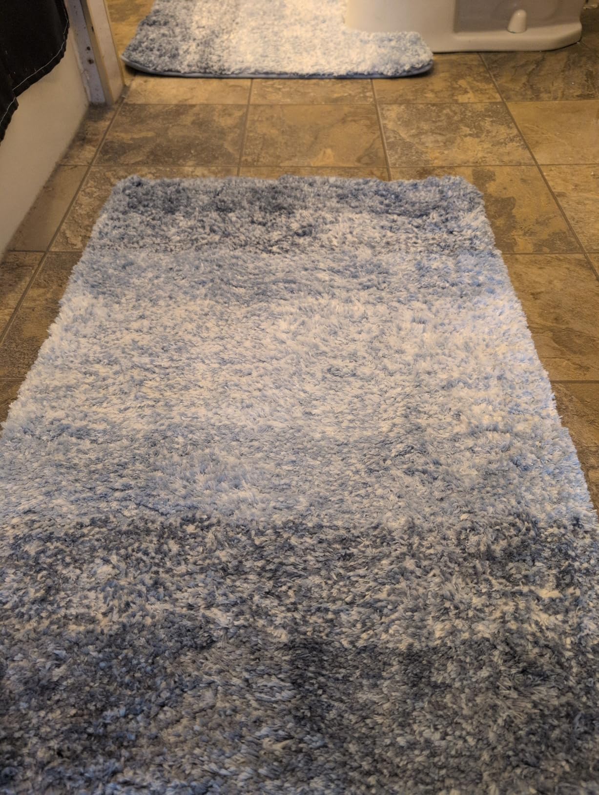 OLANLY Bathroom Rugs Mat 30x20, Extra Soft Absorbent Microfiber Bath Rugs, Rubber Backing, Quick Dry, Machine Washable Bath Mats for Bathroom Floor, Tub and Shower, Home Decor Accessories, Grey Customer Review OLANLY Bathroom Rugs Mat 30x20, Extra Soft Absorbent Microfiber Bath Rugs, Rubber Backing, Quick Dry, Machine Washable Bath Mats for Bathroom Floor, Tub and Shower, Home Decor Accessories, Grey - Customer Photo 1
